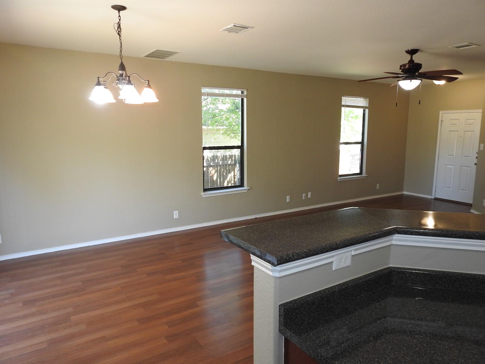 571 New Country Rd, Kyle, TX 78640