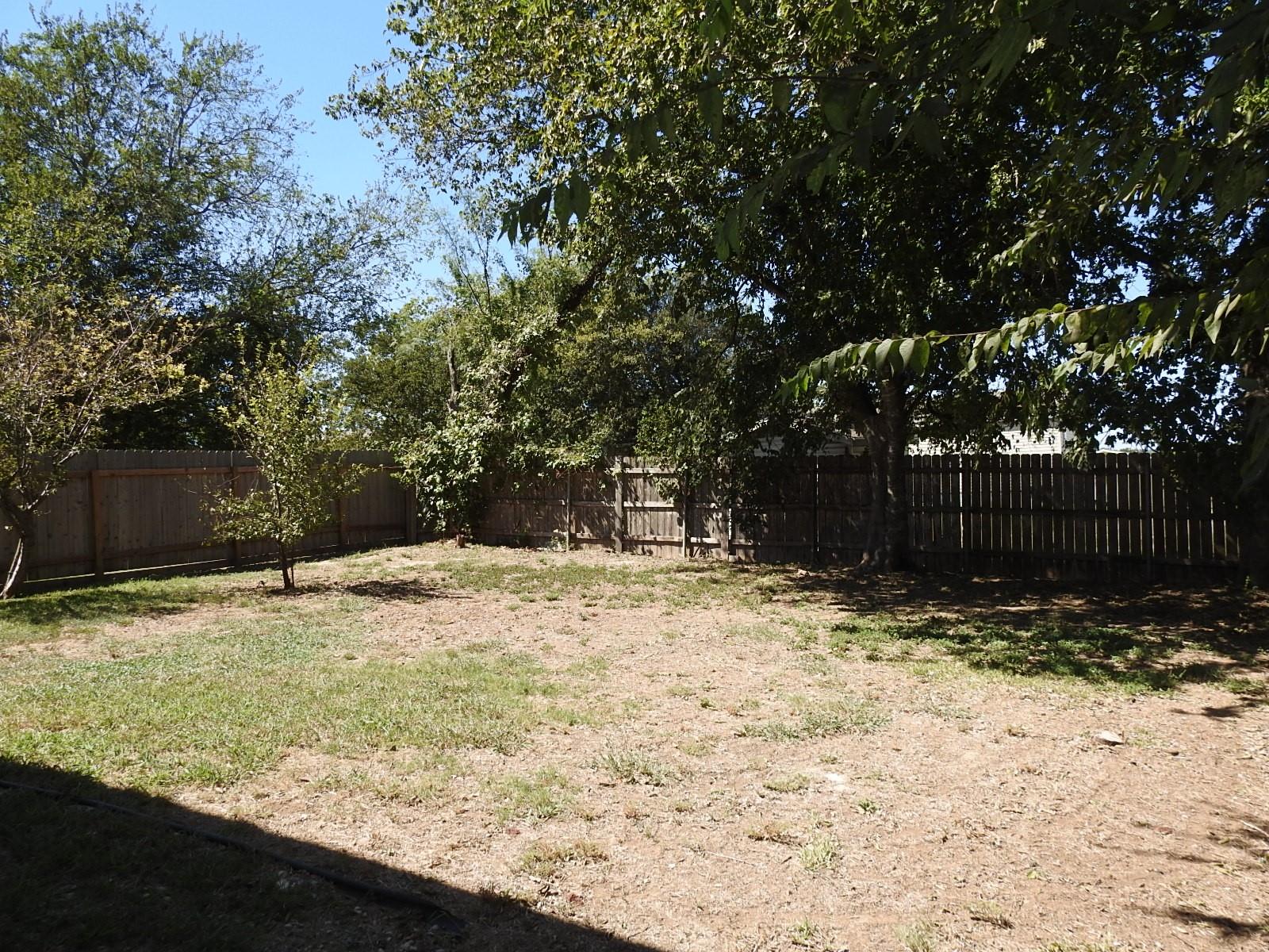 571 New Country Rd, Kyle, TX 78640