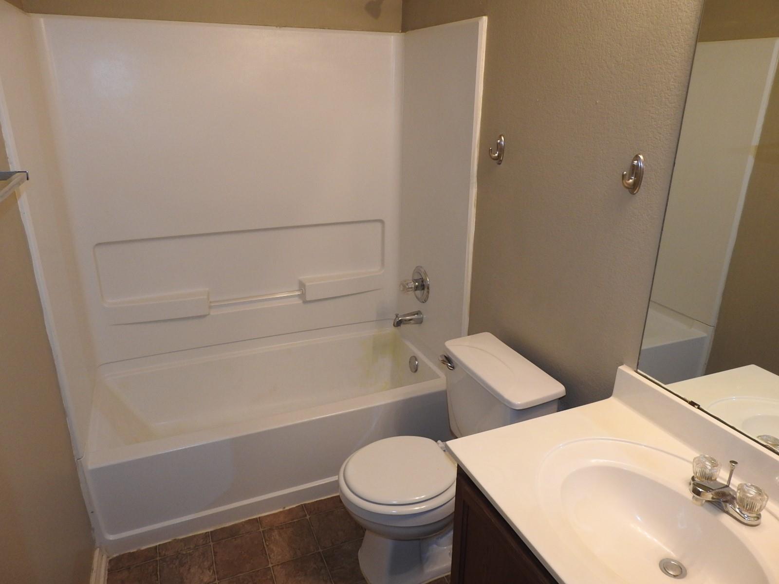 571 New Country Rd, Kyle, TX 78640