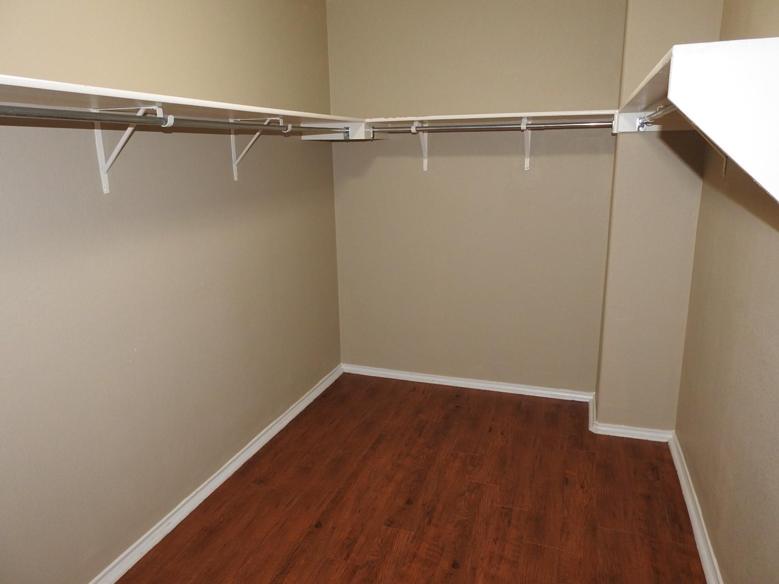 571 New Country Rd, Kyle, TX 78640