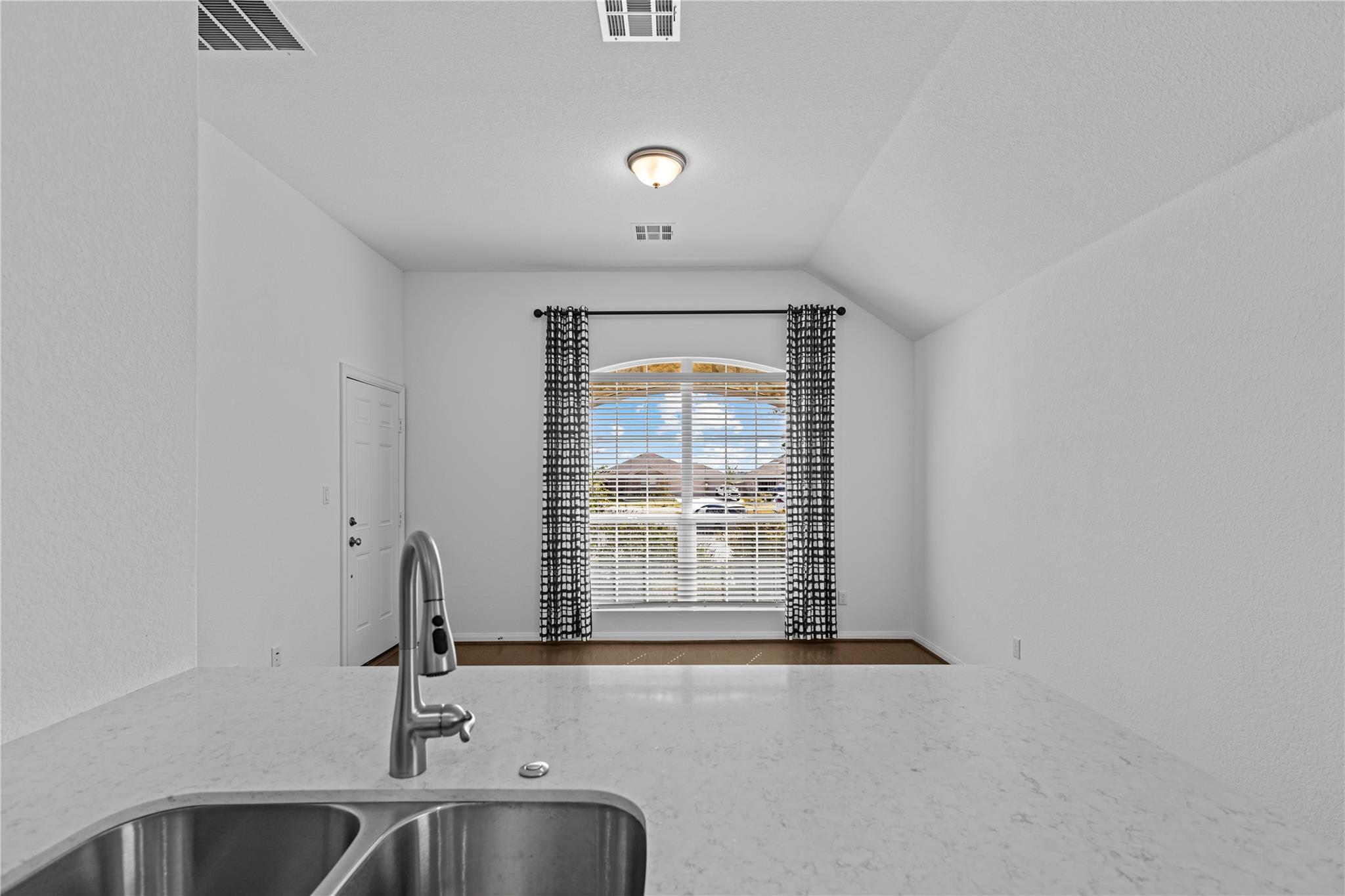 1528 Aspinwall Cv, Leander, TX 78641