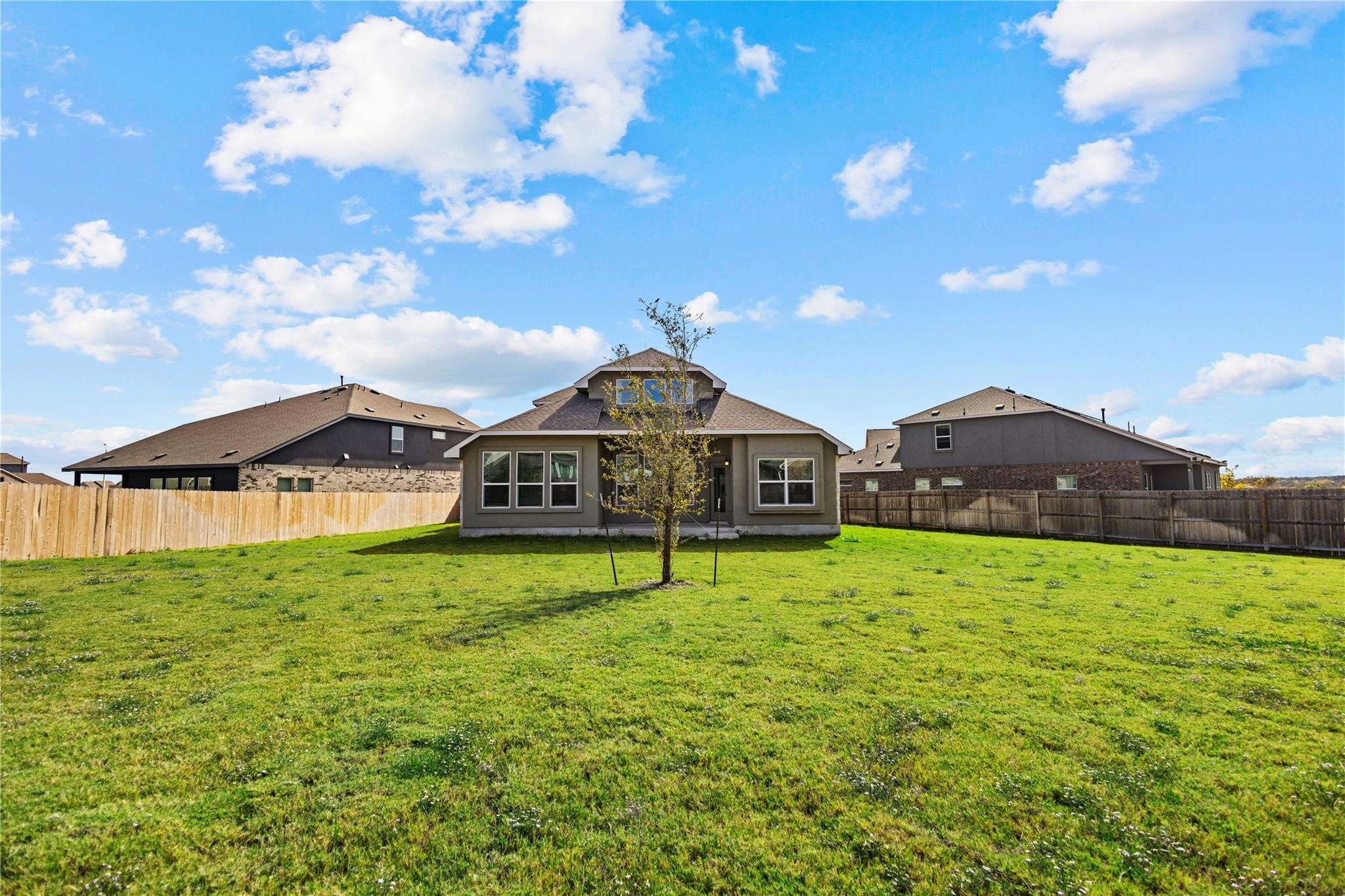 1528 Aspinwall Cv, Leander, TX 78641