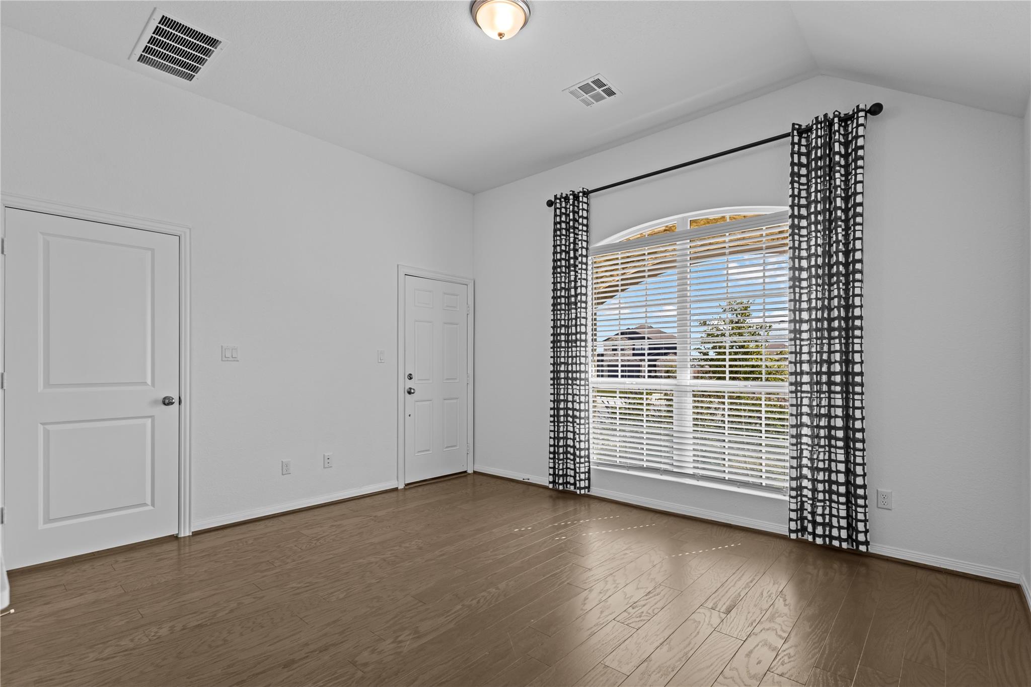 1528 Aspinwall Cv, Leander, TX 78641