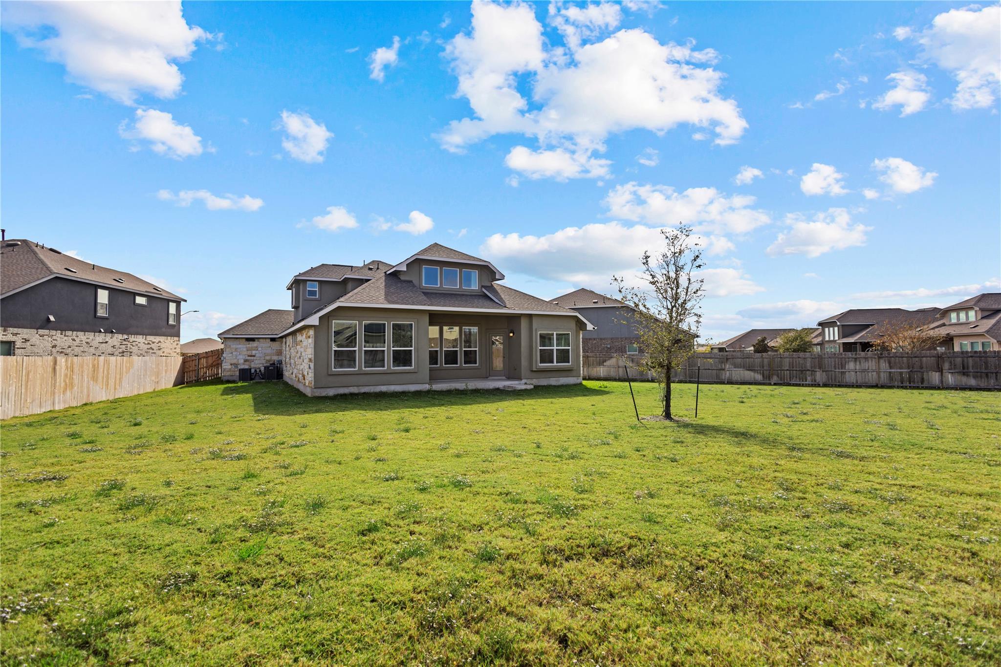 1528 Aspinwall Cv, Leander, TX 78641
