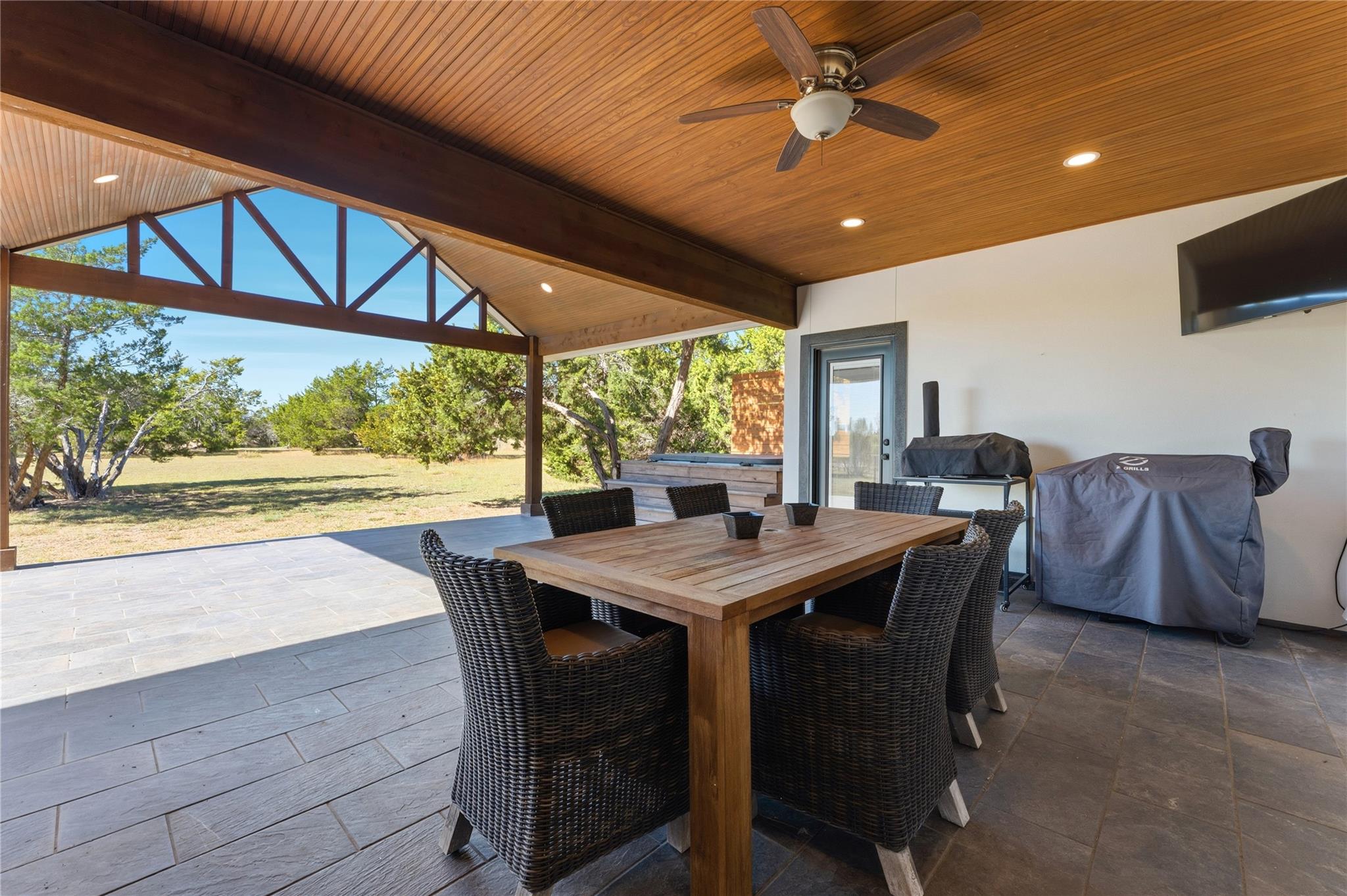 642 Chama Trce, Dripping Springs, TX 78620