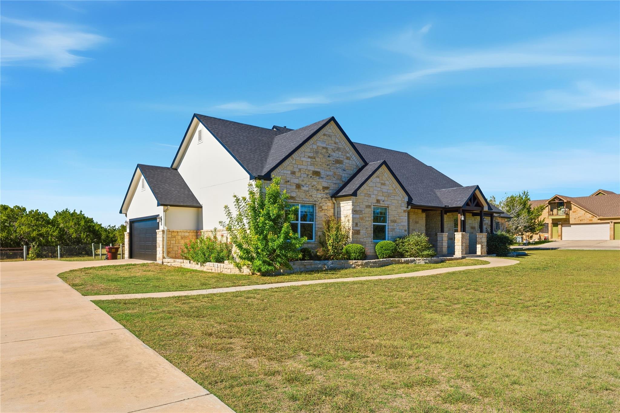 642 Chama Trce, Dripping Springs, TX 78620