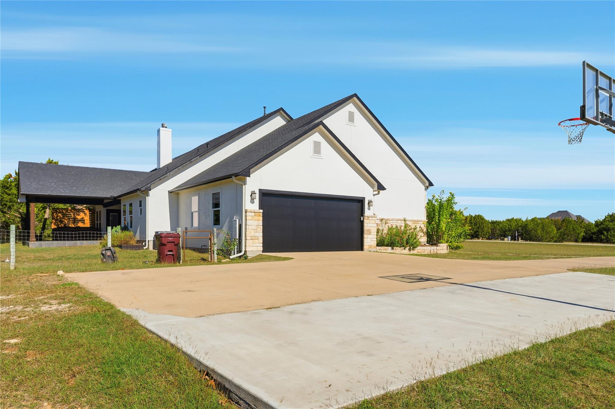 642 Chama Trce, Dripping Springs, TX 78620