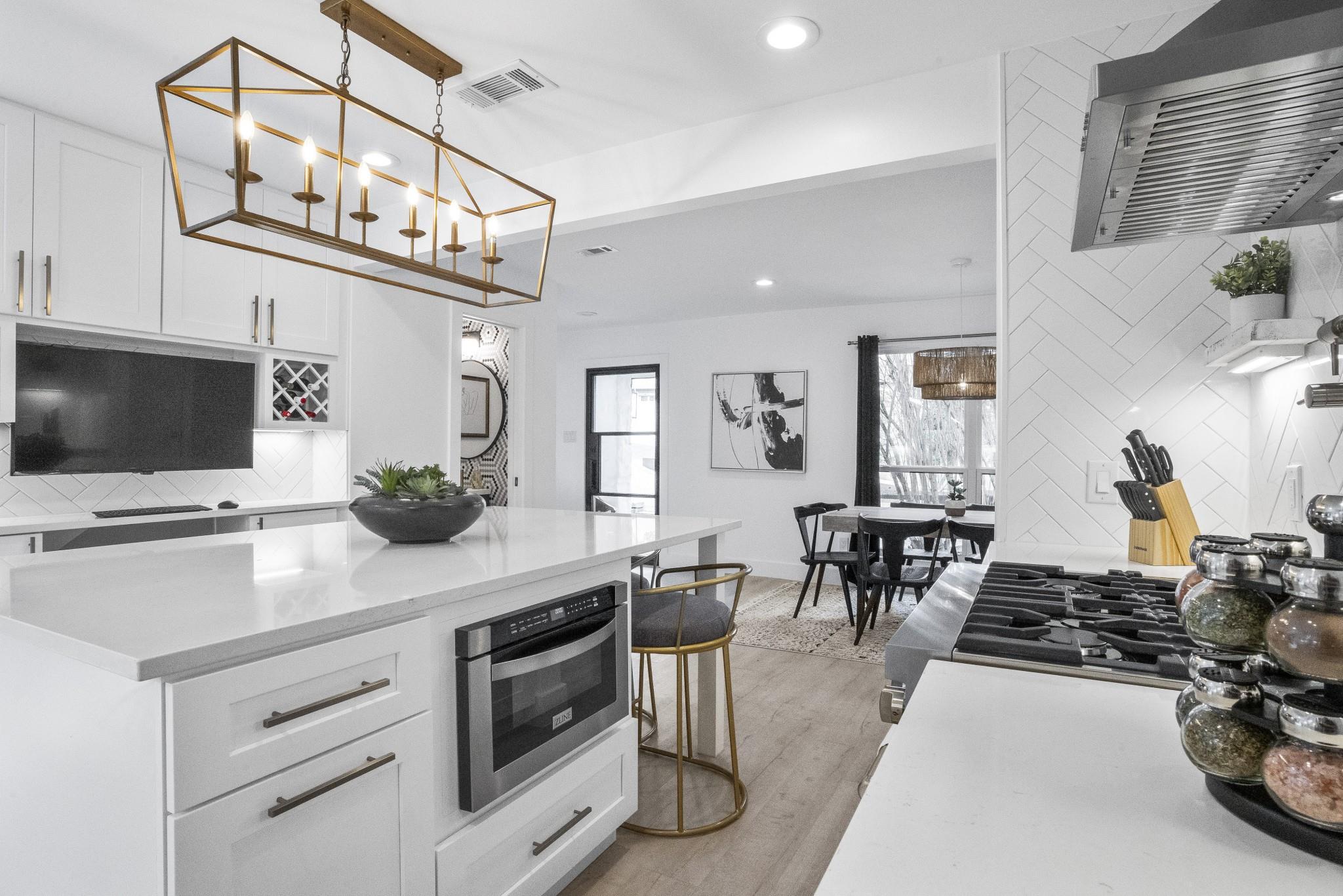 2001 Wychwood Dr, Austin, TX 78746