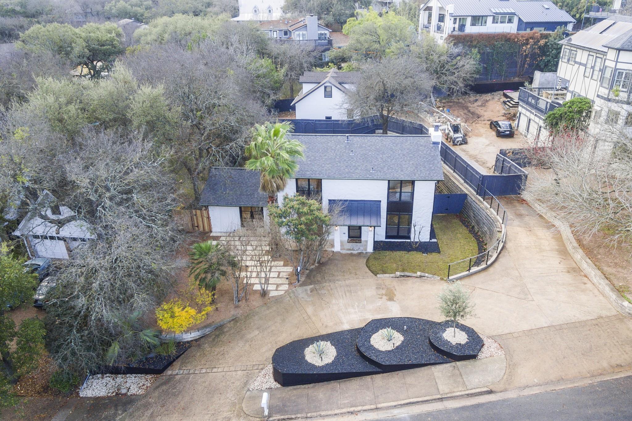 2001 Wychwood Dr, Austin, TX 78746