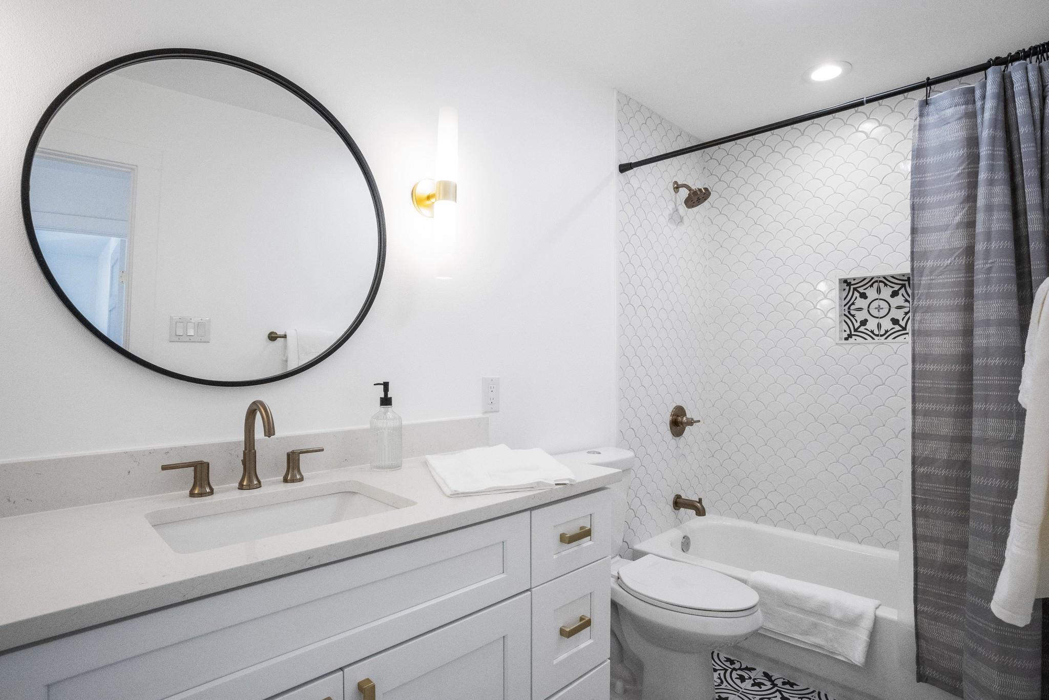 2001 Wychwood Dr, Austin, TX 78746