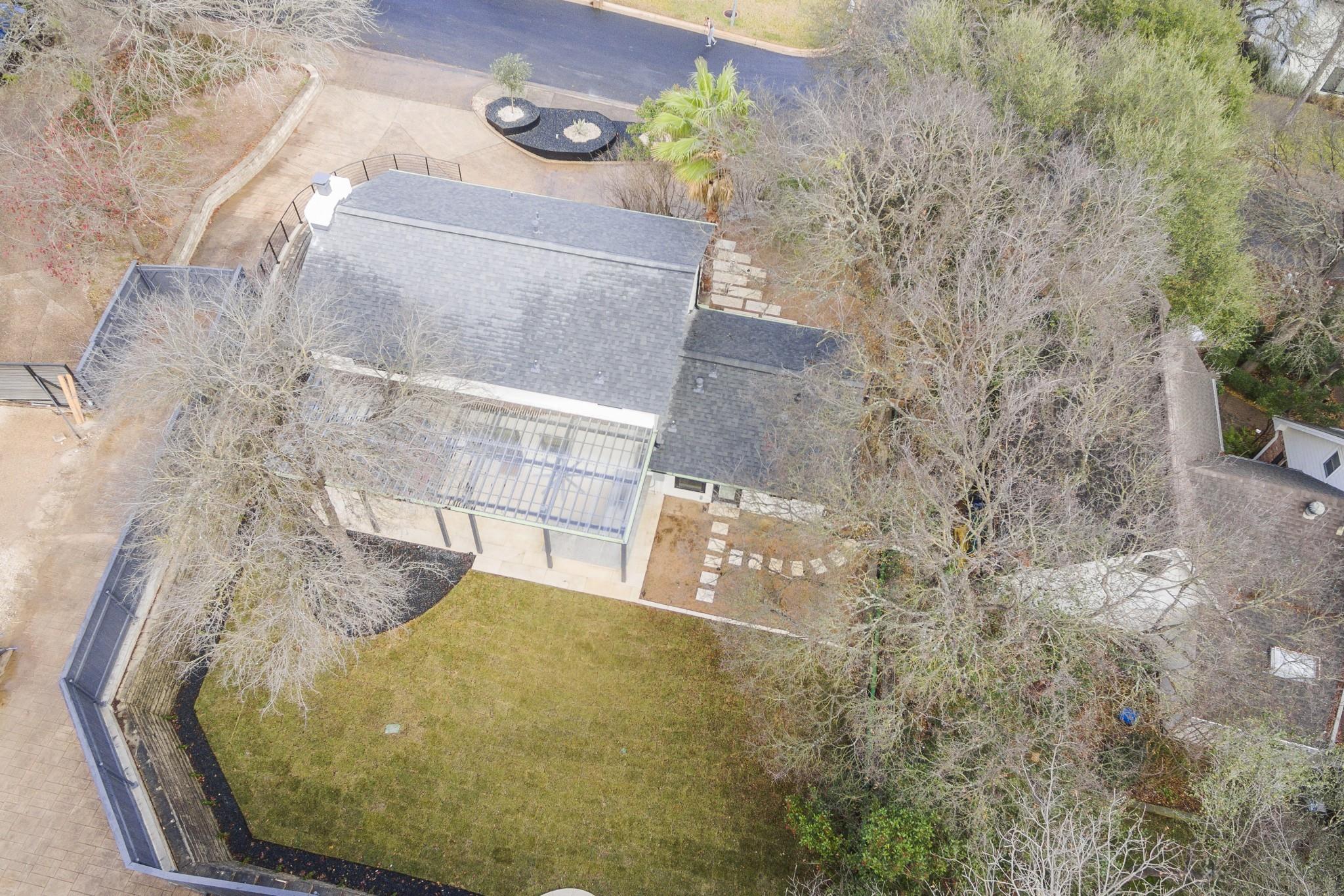 2001 Wychwood Dr, Austin, TX 78746