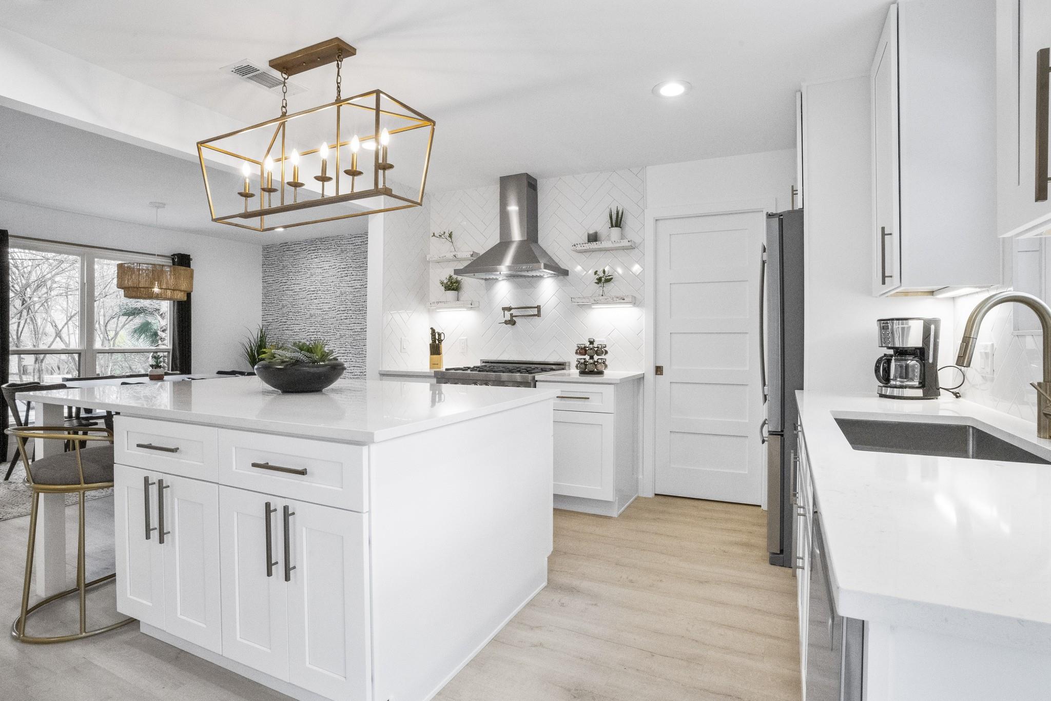 2001 Wychwood Dr, Austin, TX 78746