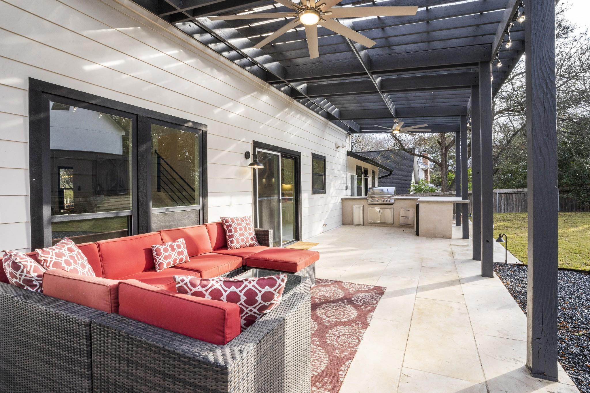 2001 Wychwood Dr, Austin, TX 78746