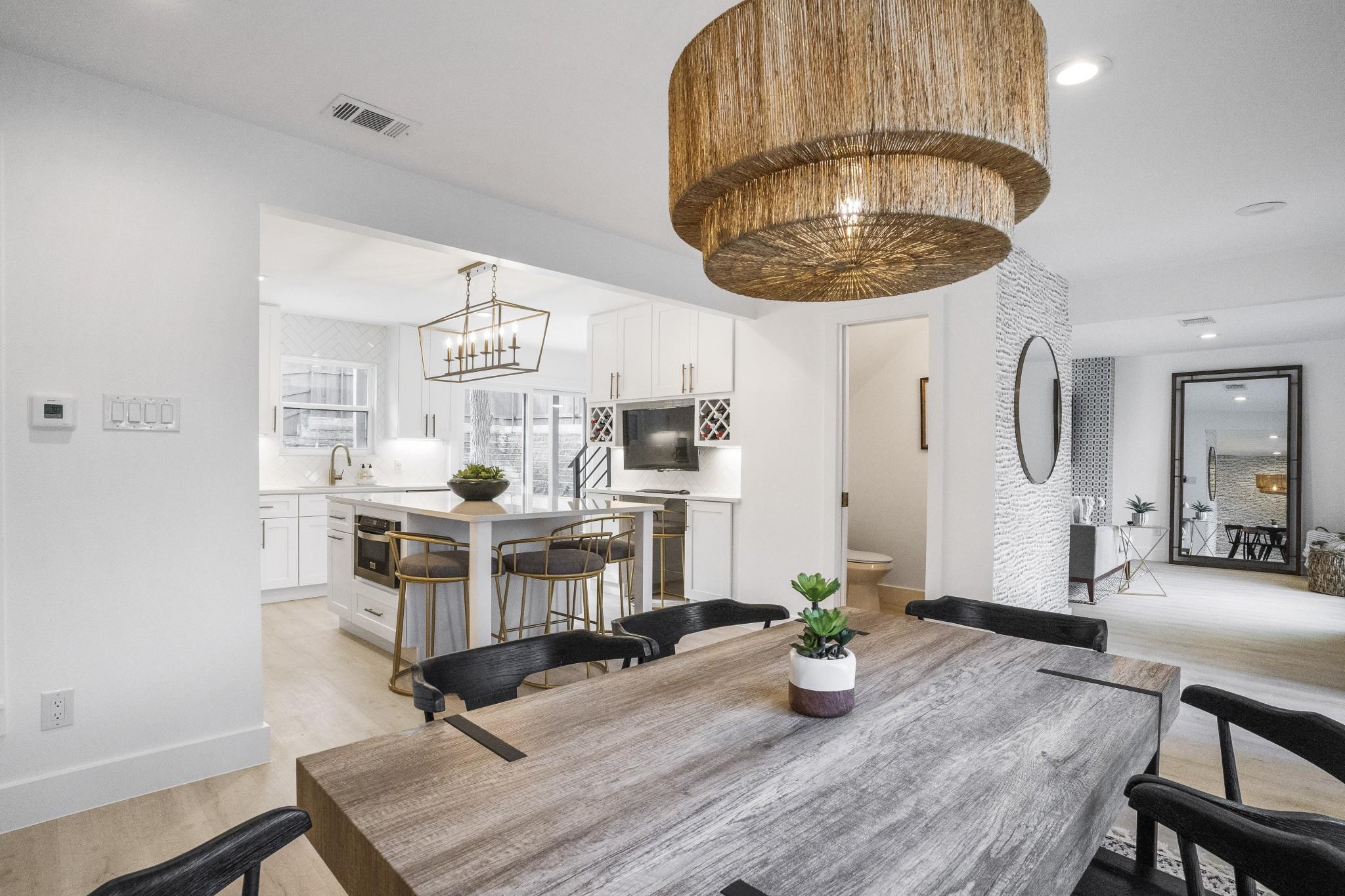 2001 Wychwood Dr, Austin, TX 78746