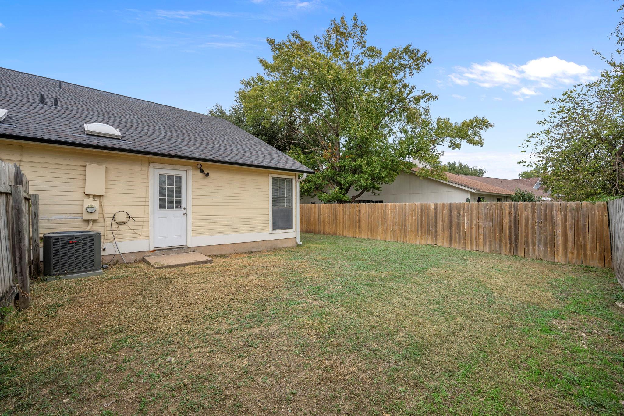 8807 Cainwood Ln, Austin, TX 78729