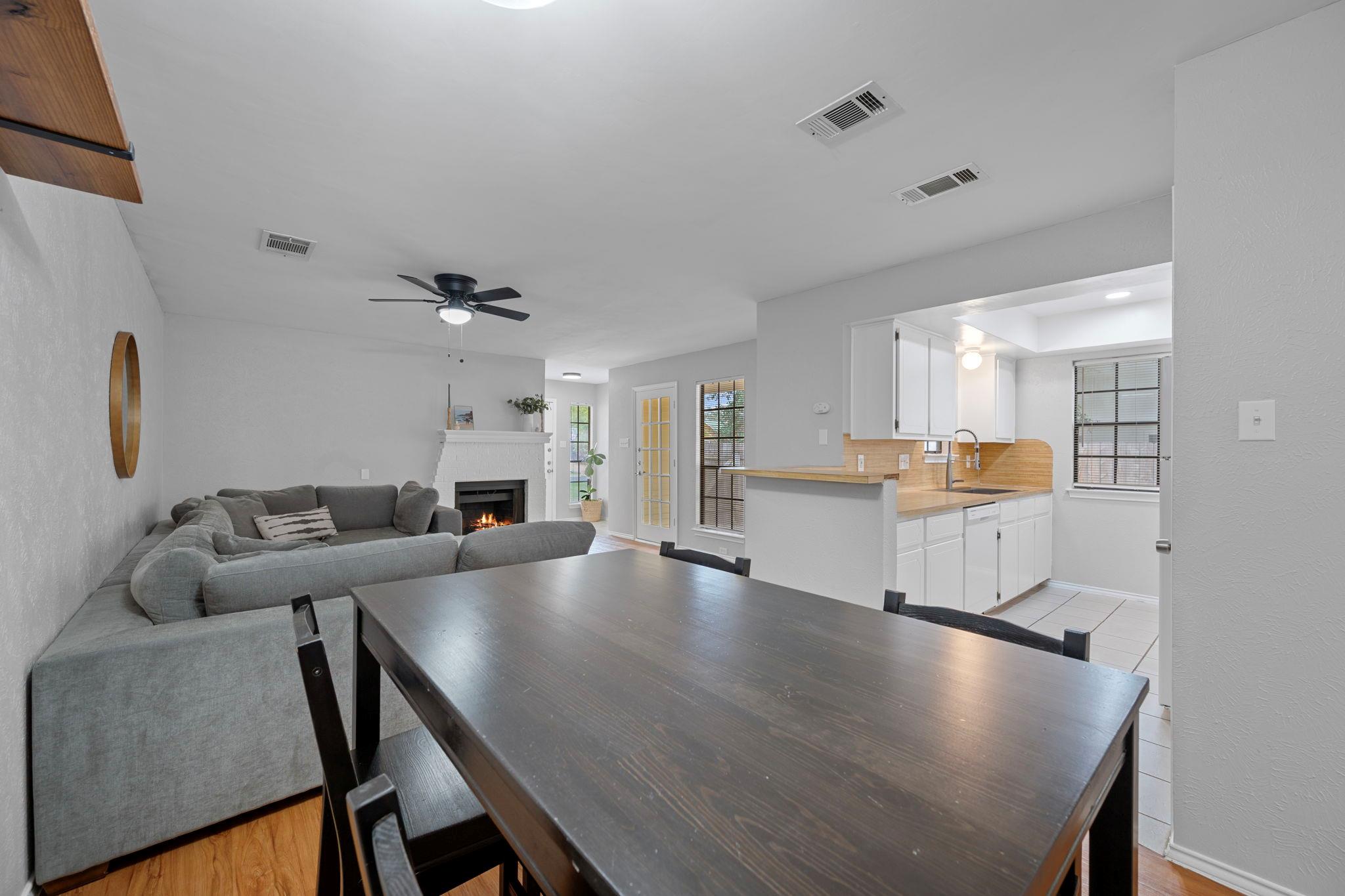 8807 Cainwood Ln, Austin, TX 78729