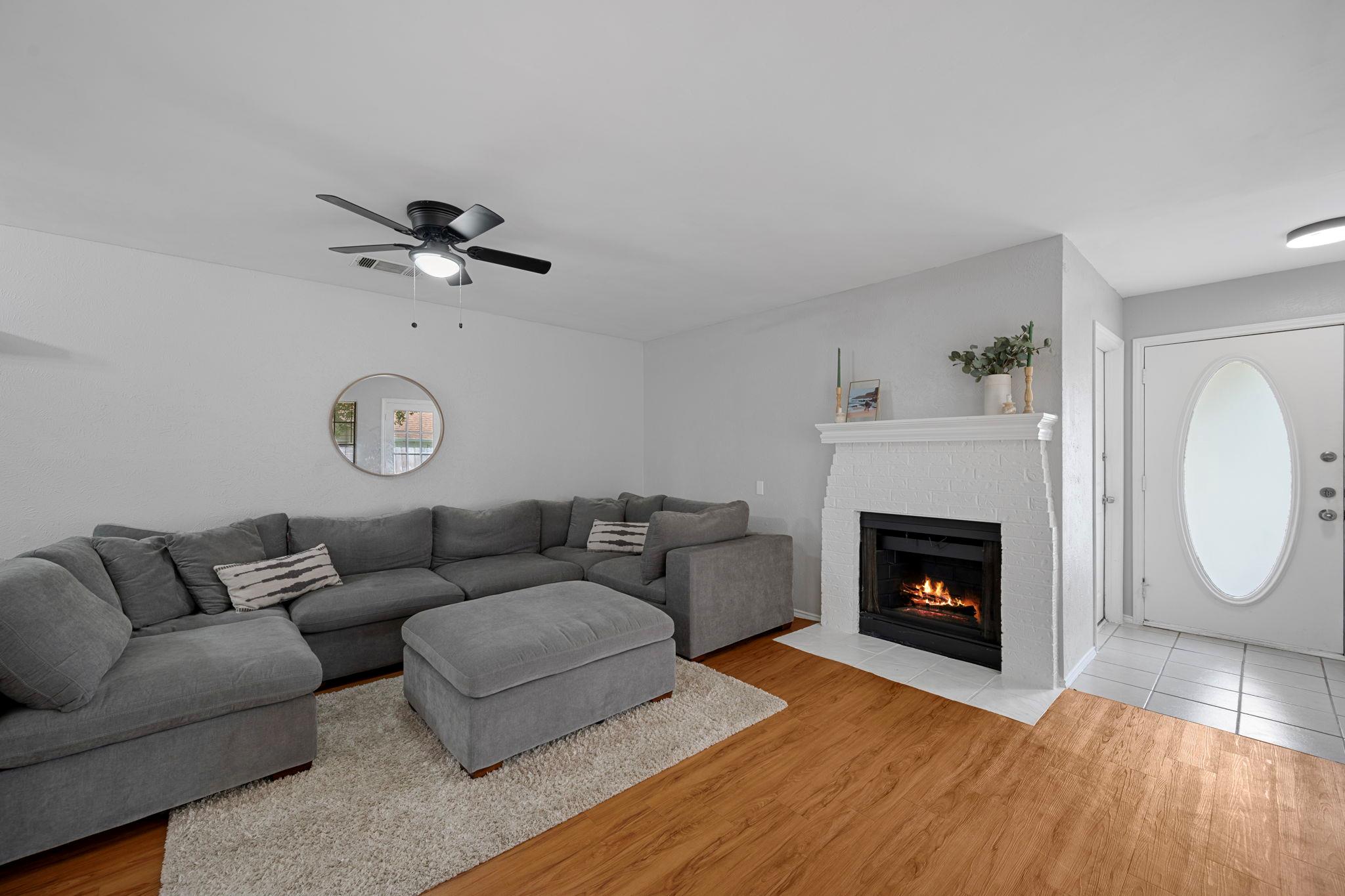 8807 Cainwood Ln, Austin, TX 78729