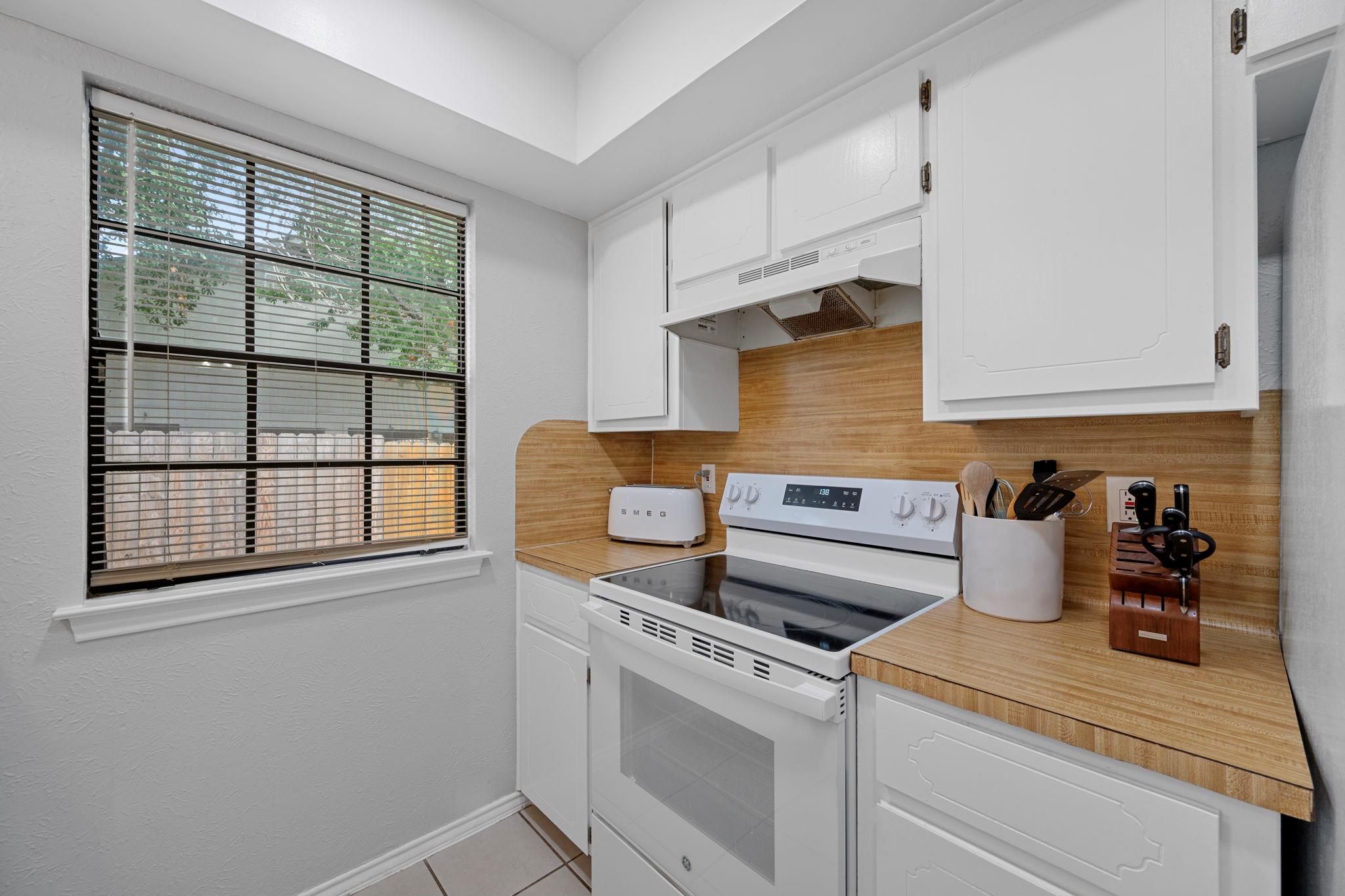 8807 Cainwood Ln, Austin, TX 78729