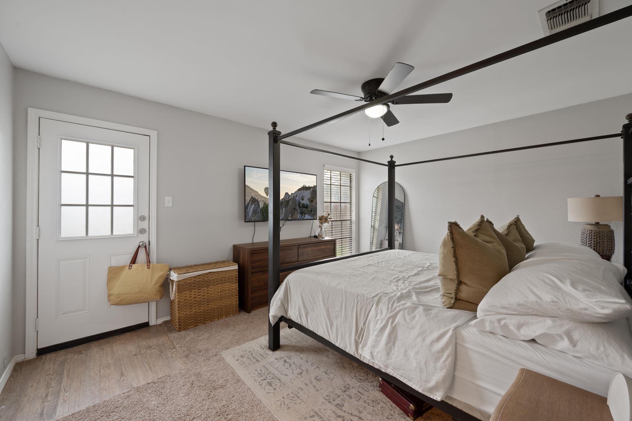 8807 Cainwood Ln, Austin, TX 78729