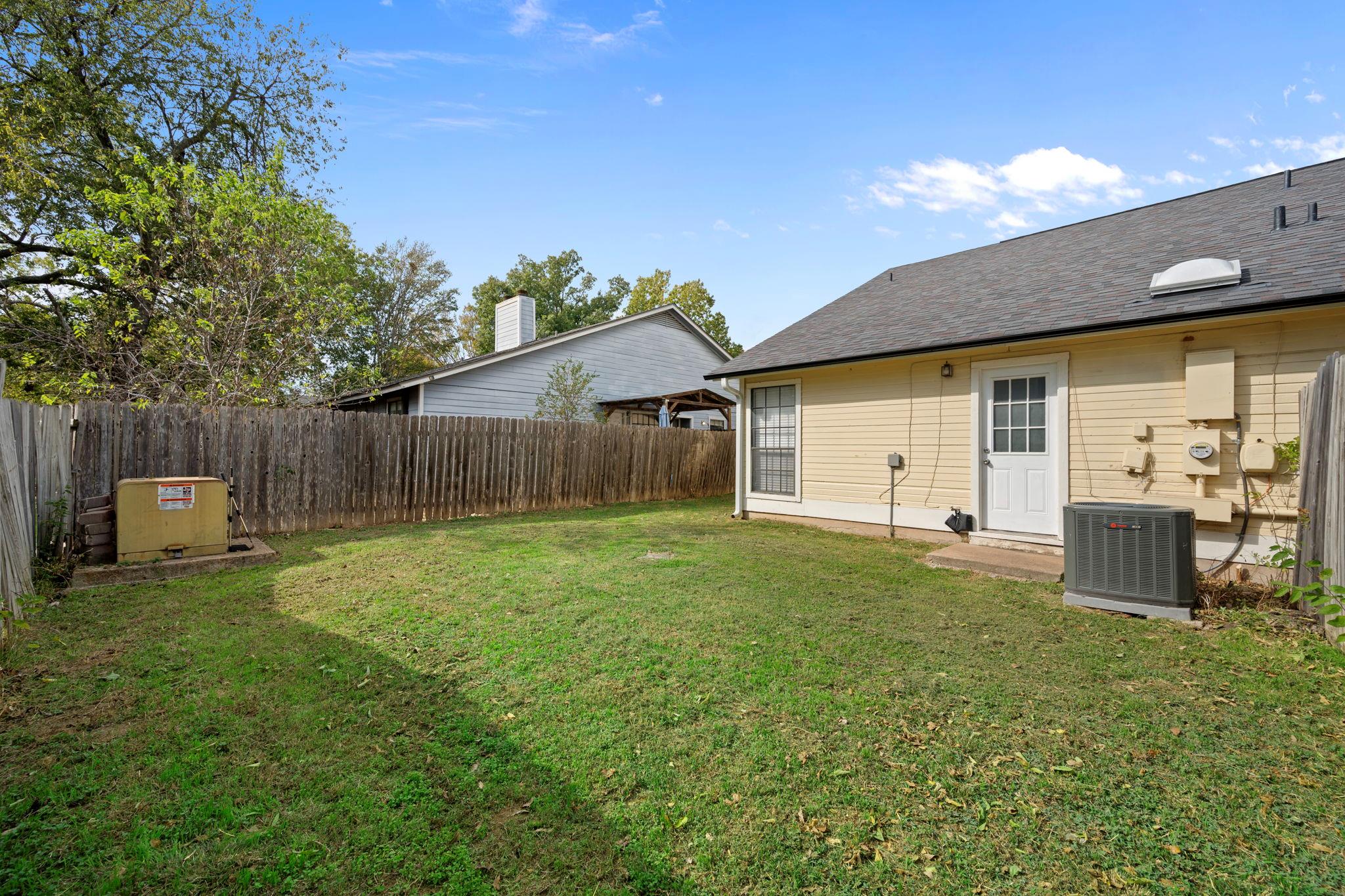 8807 Cainwood Ln, Austin, TX 78729