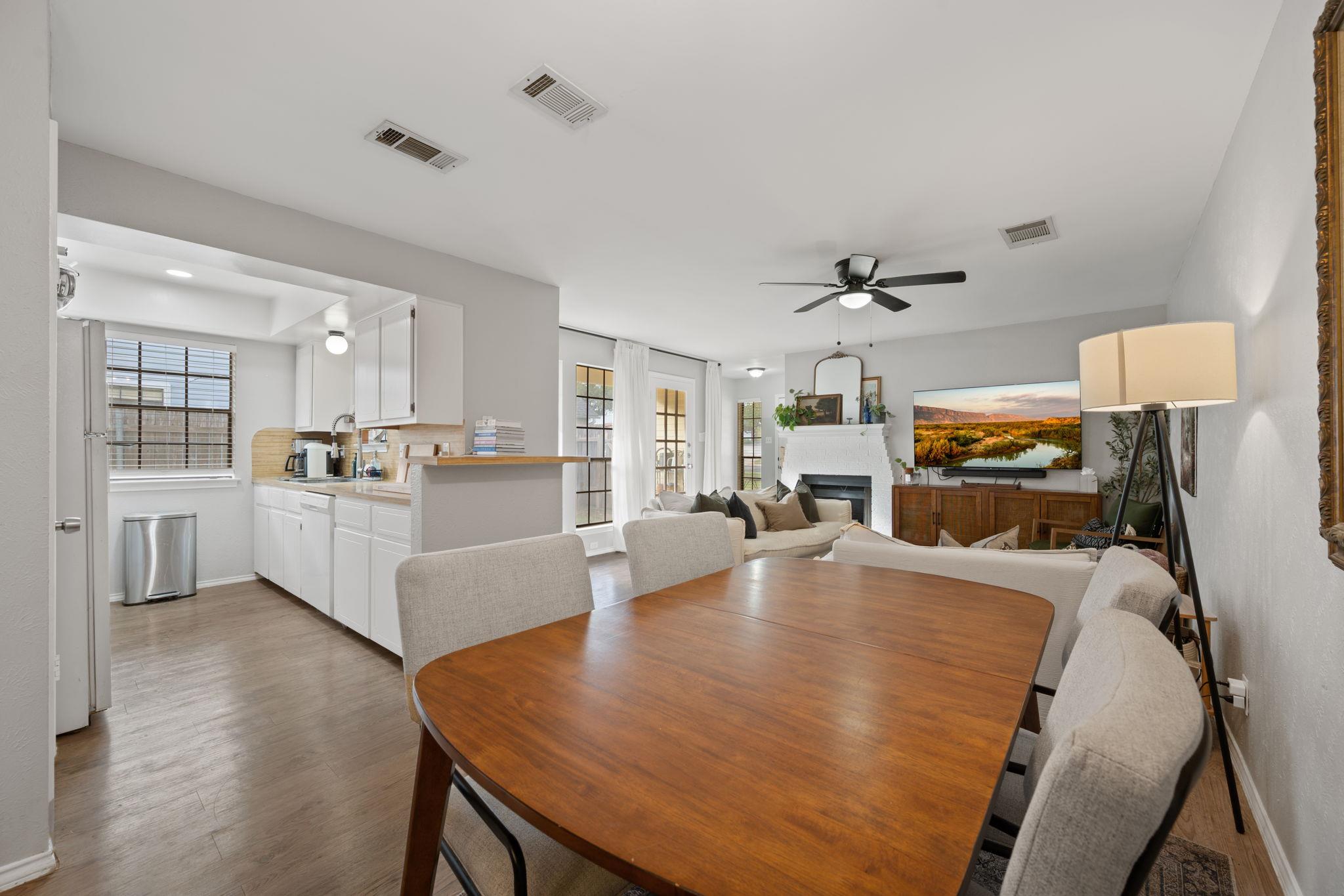 8807 Cainwood Ln, Austin, TX 78729