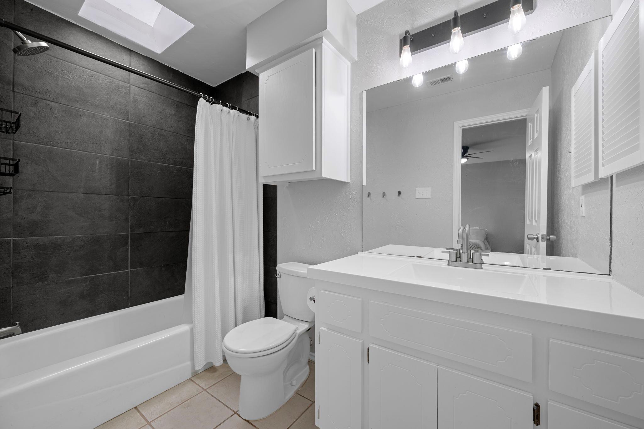 8807 Cainwood Ln, Austin, TX 78729