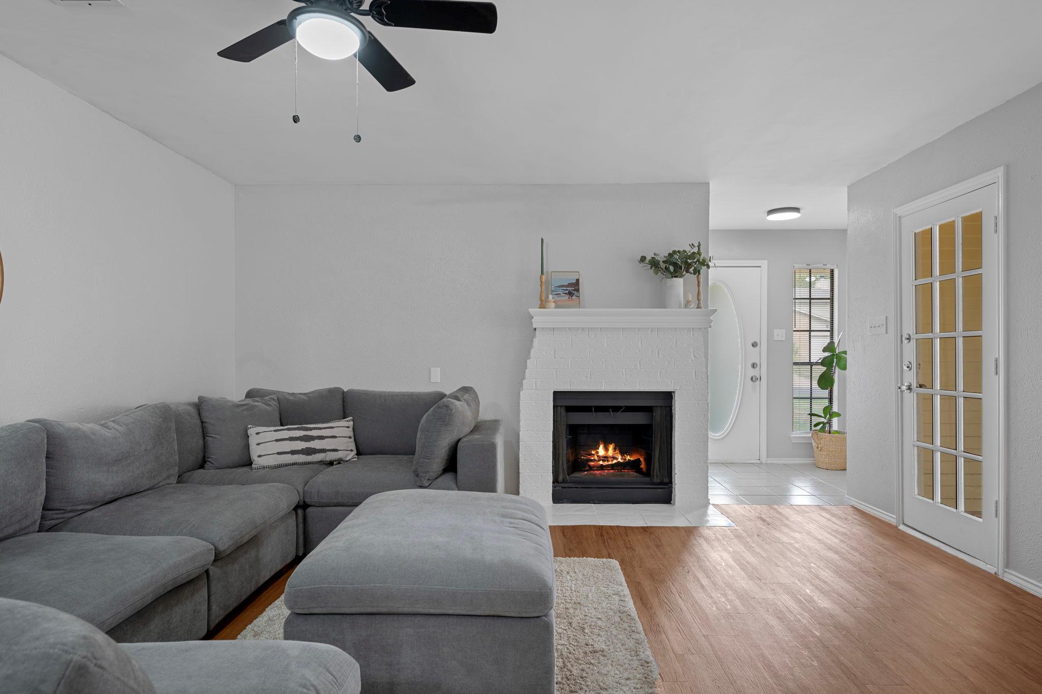 8807 Cainwood Ln, Austin, TX 78729