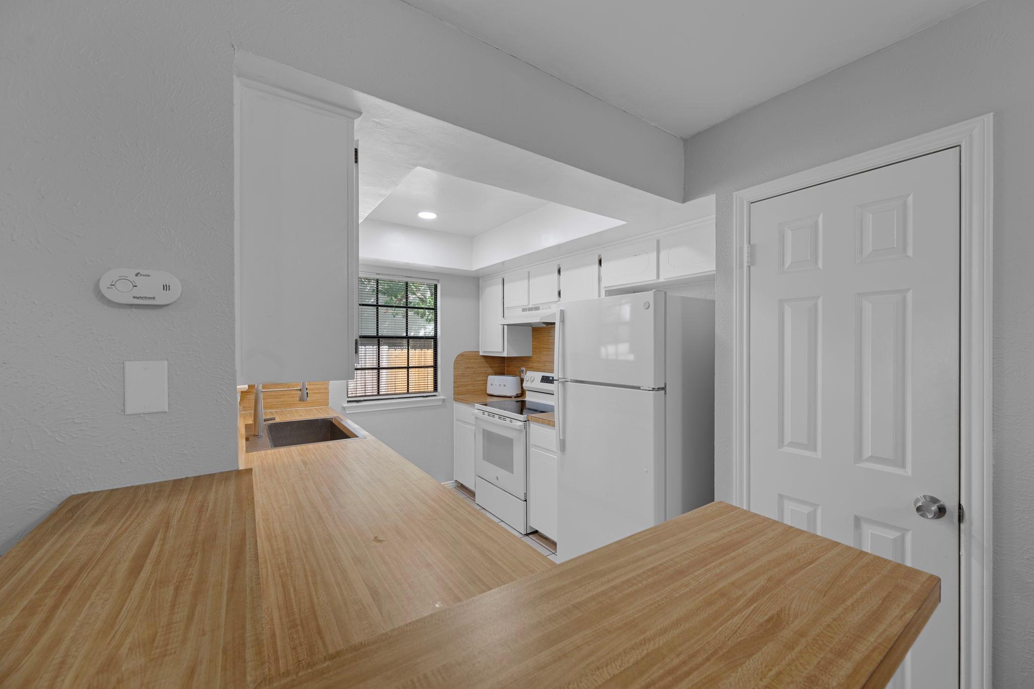 8807 Cainwood Ln, Austin, TX 78729