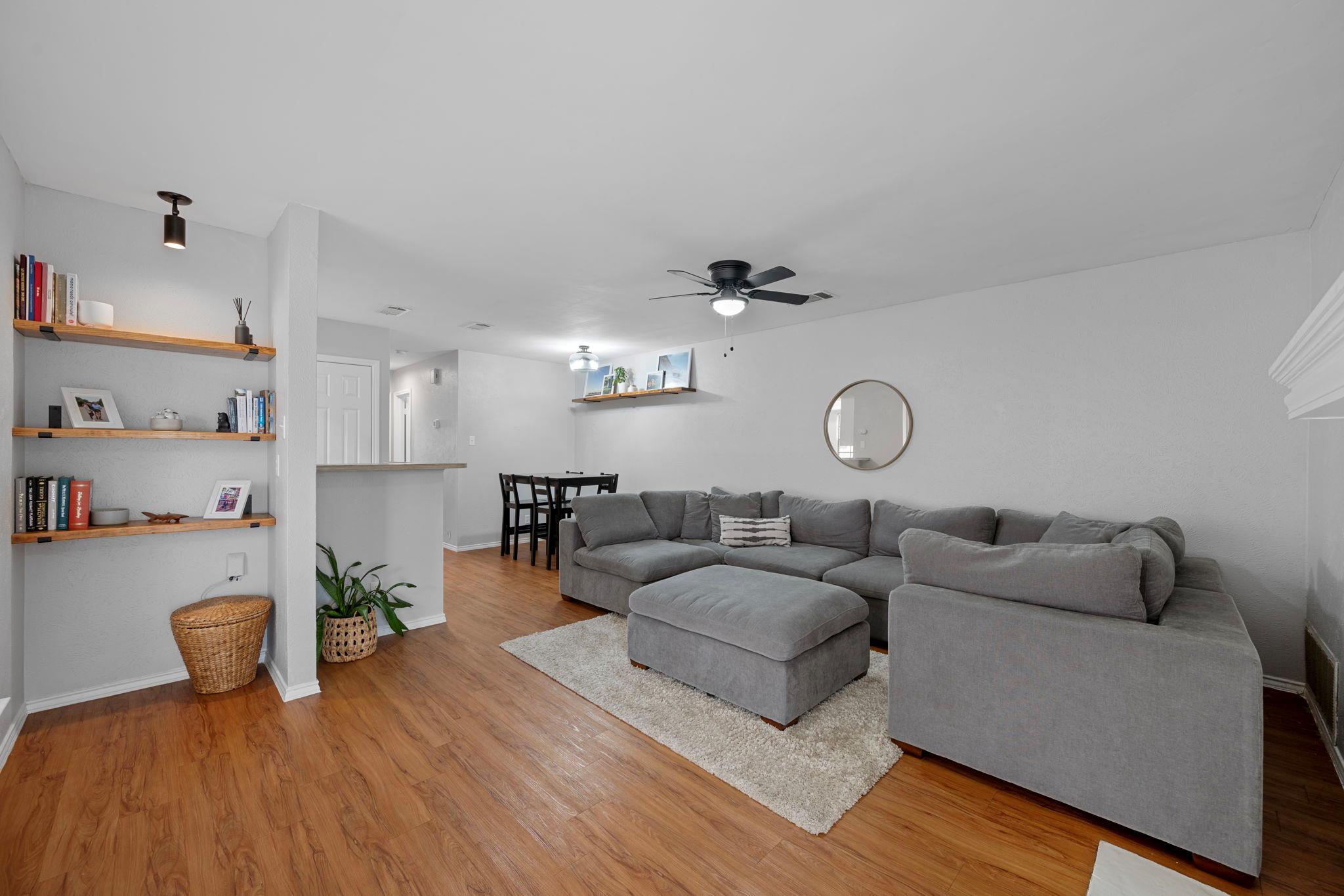 8807 Cainwood Ln, Austin, TX 78729