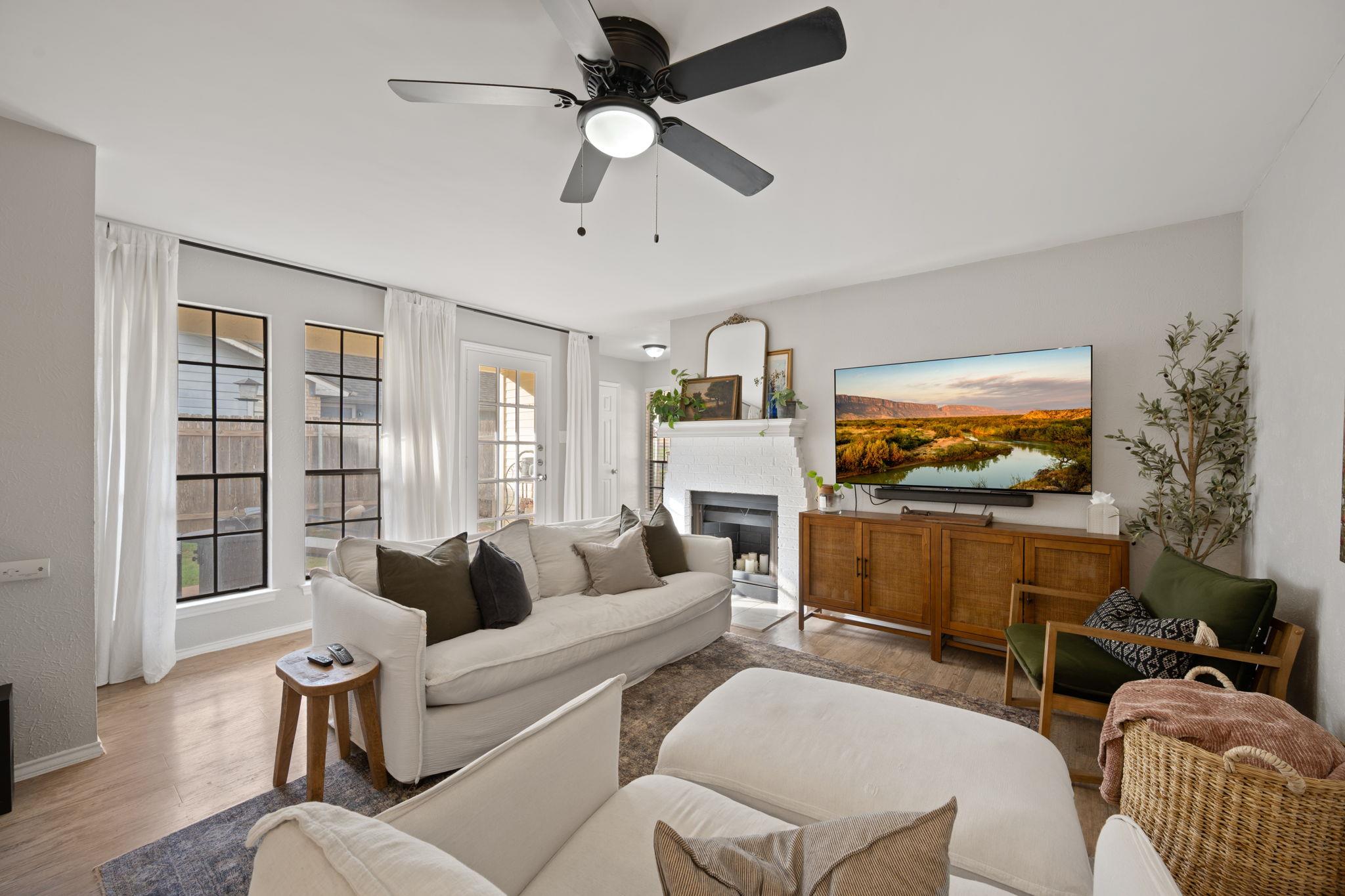 8807 Cainwood Ln, Austin, TX 78729