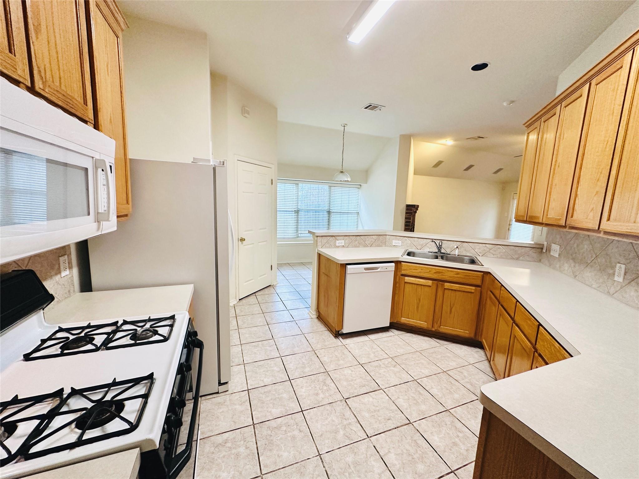 1101 Hunters Creek Dr, Cedar Park, TX 78613