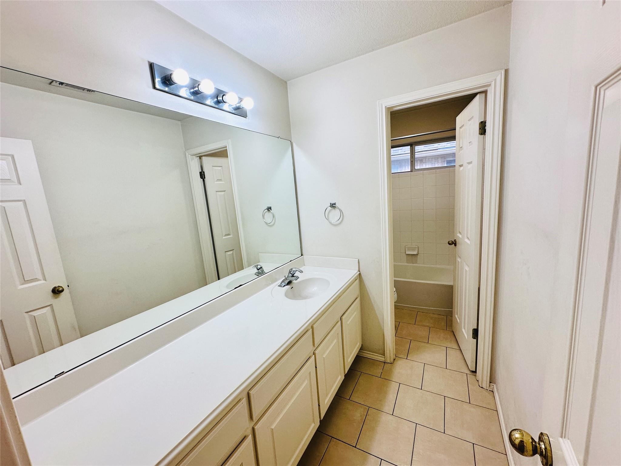 1101 Hunters Creek Dr, Cedar Park, TX 78613