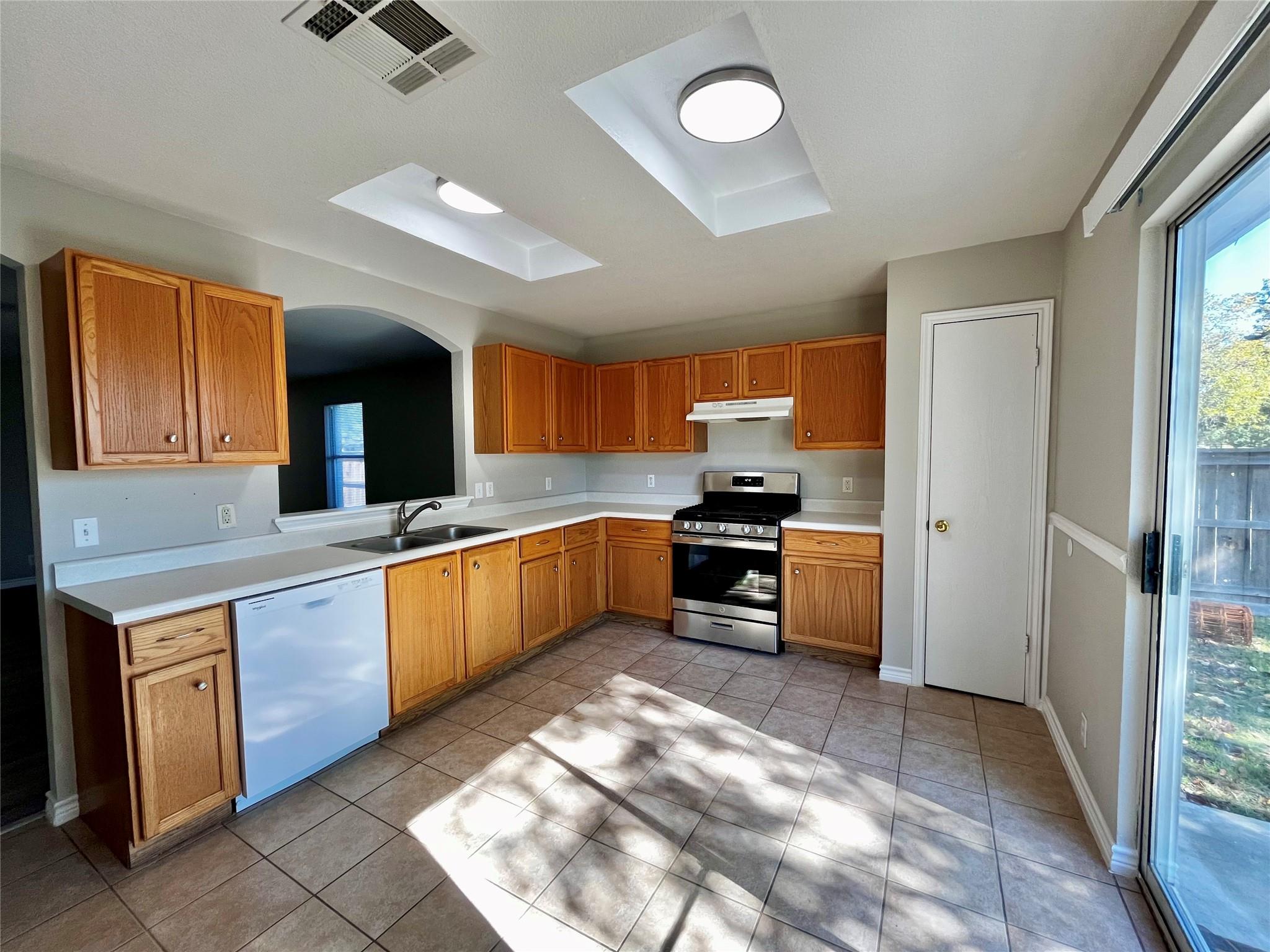 206 Presidio Dr, Leander, TX 78641