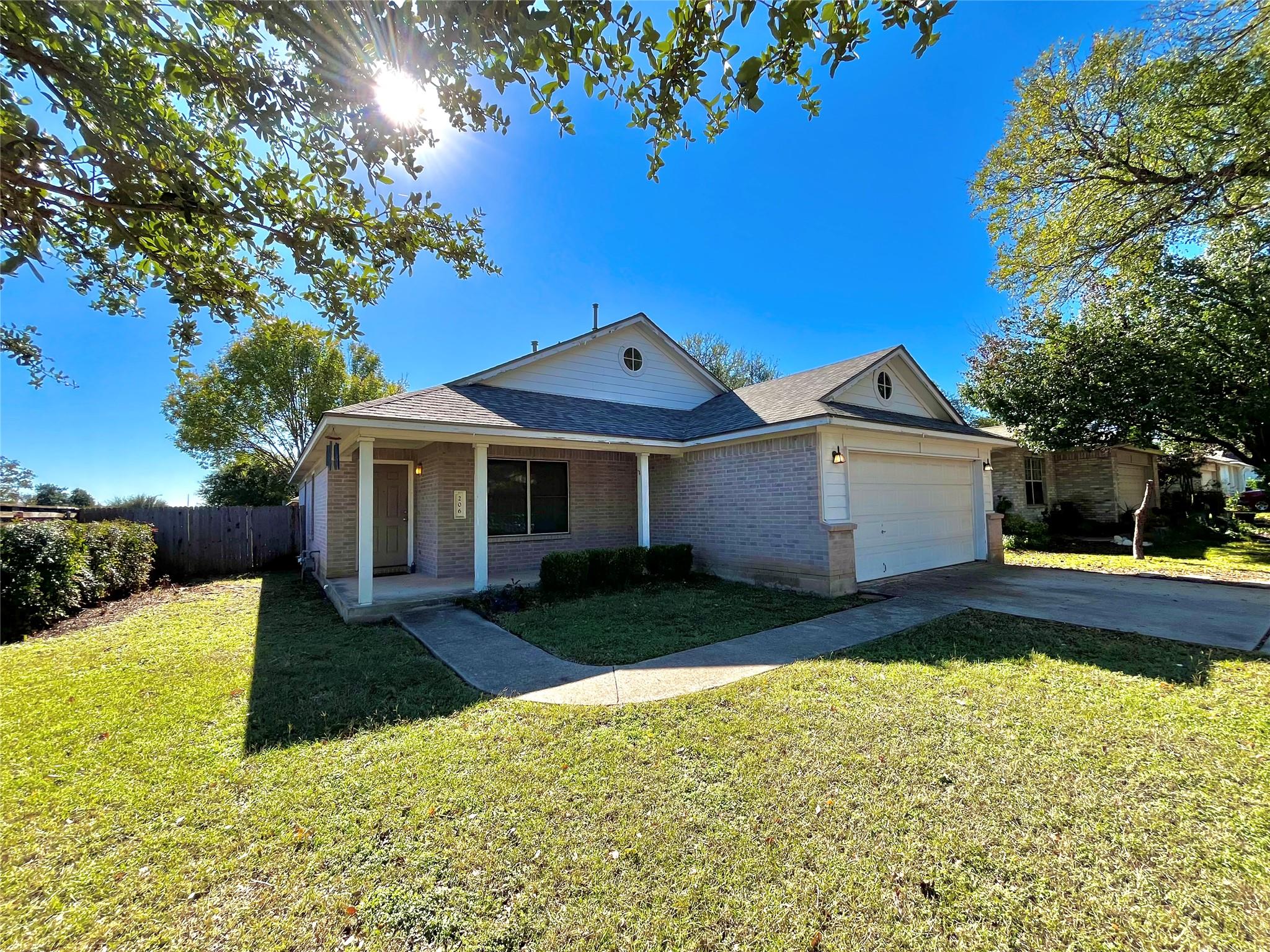 206 Presidio Dr, Leander, TX 78641