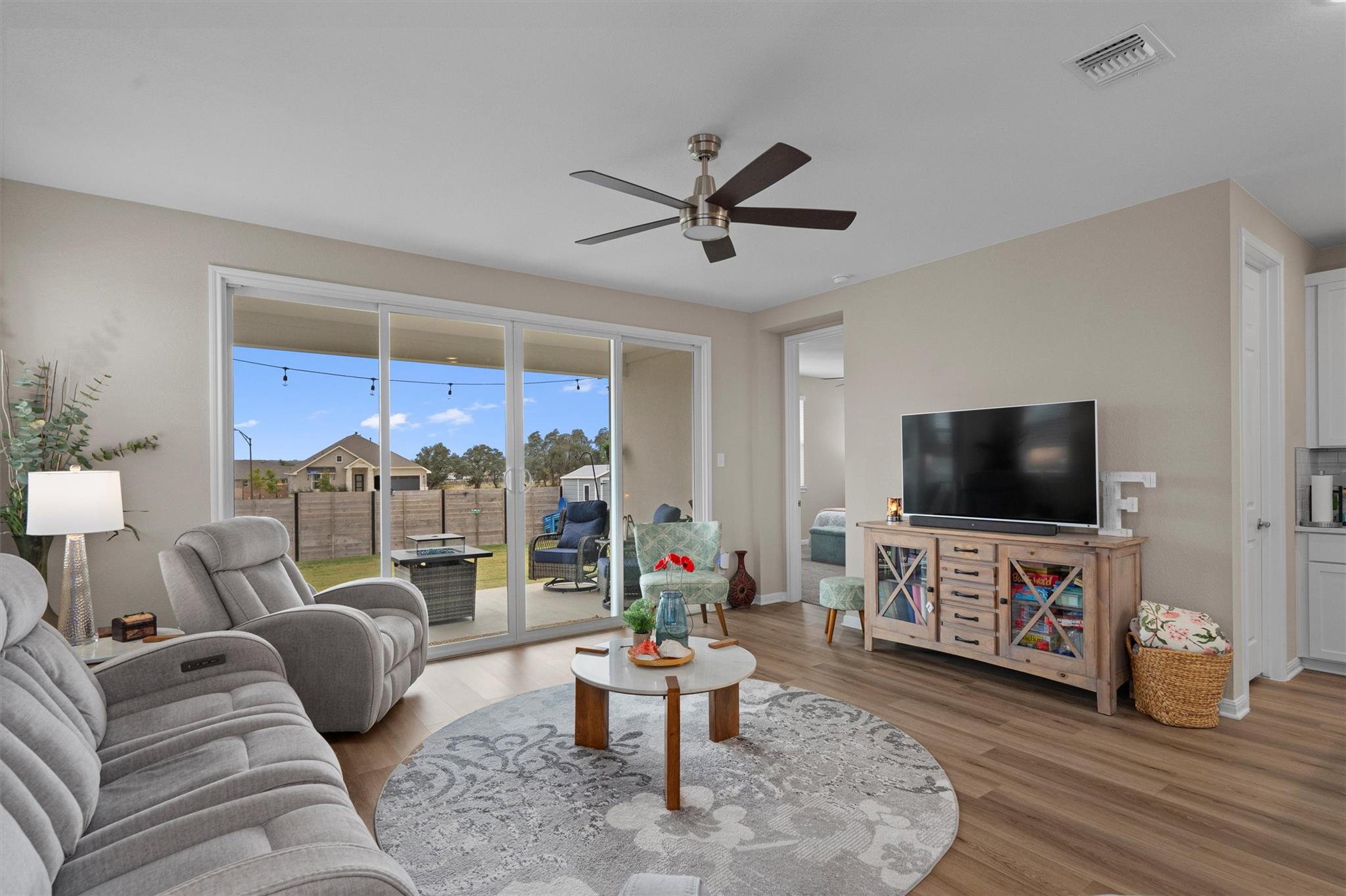 1001 Stonehill Dr, Georgetown, TX 78633