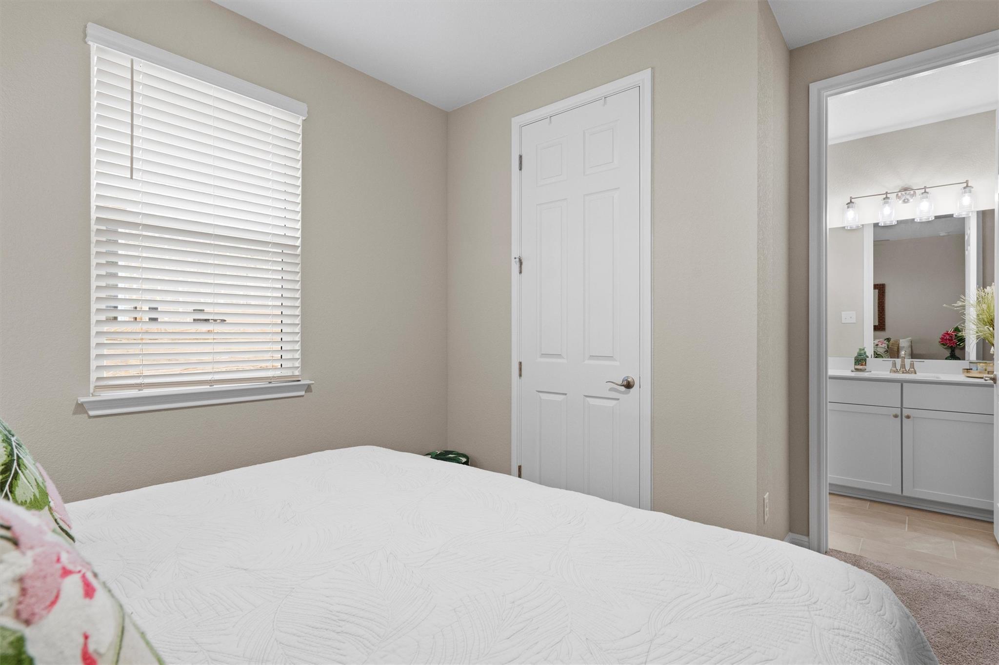 1001 Stonehill Dr, Georgetown, TX 78633