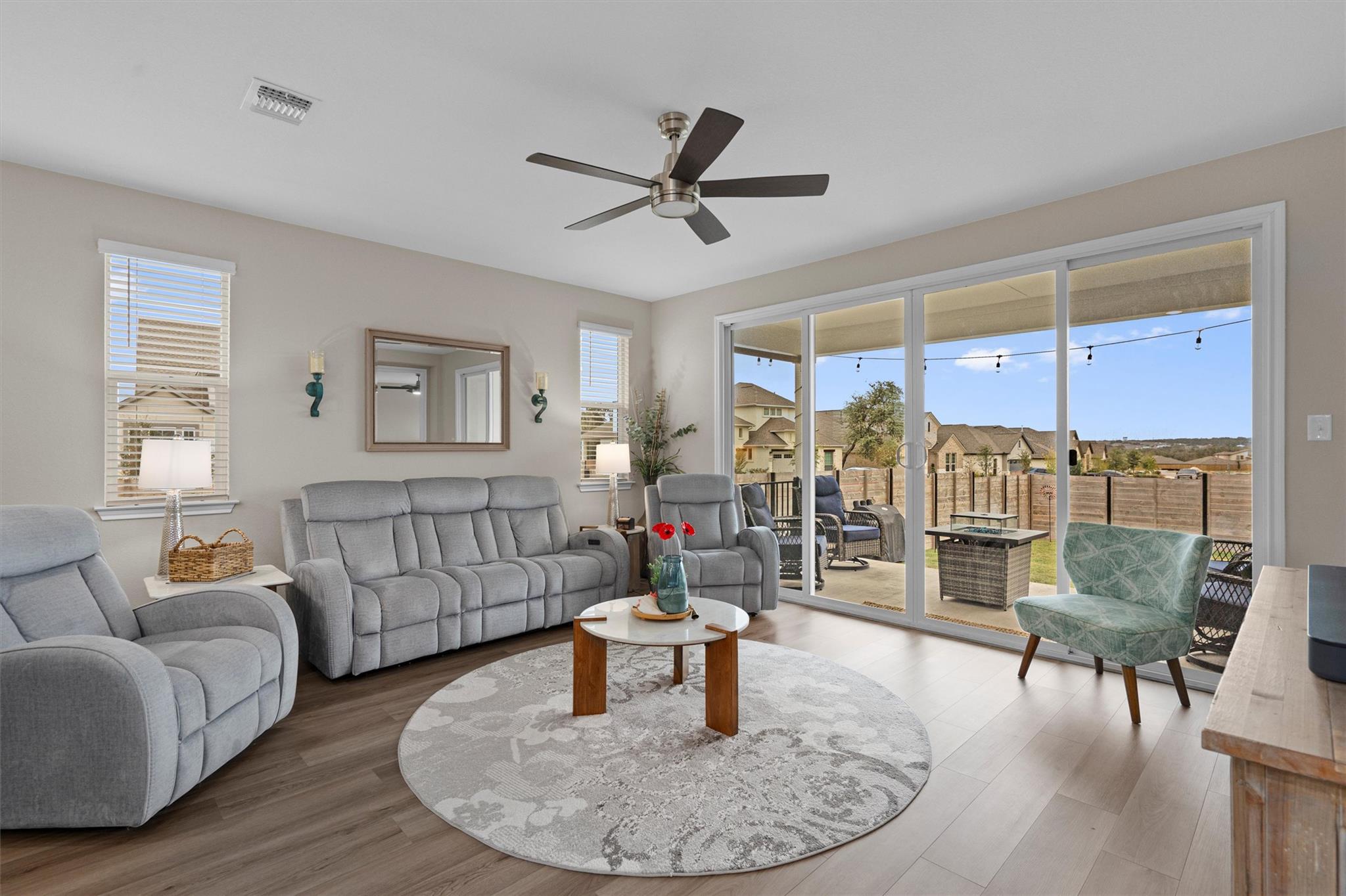 1001 Stonehill Dr, Georgetown, TX 78633