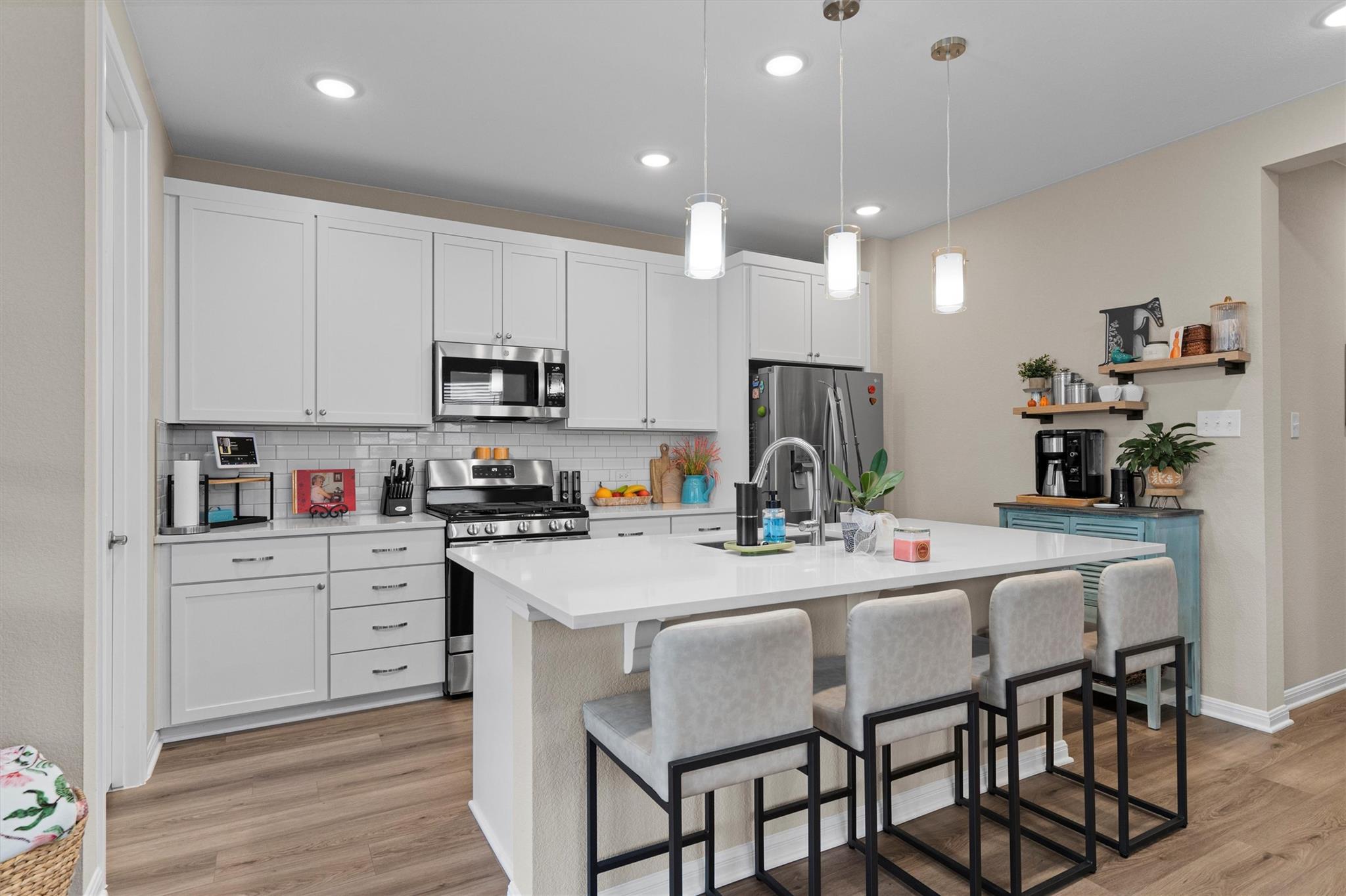 1001 Stonehill Dr, Georgetown, TX 78633