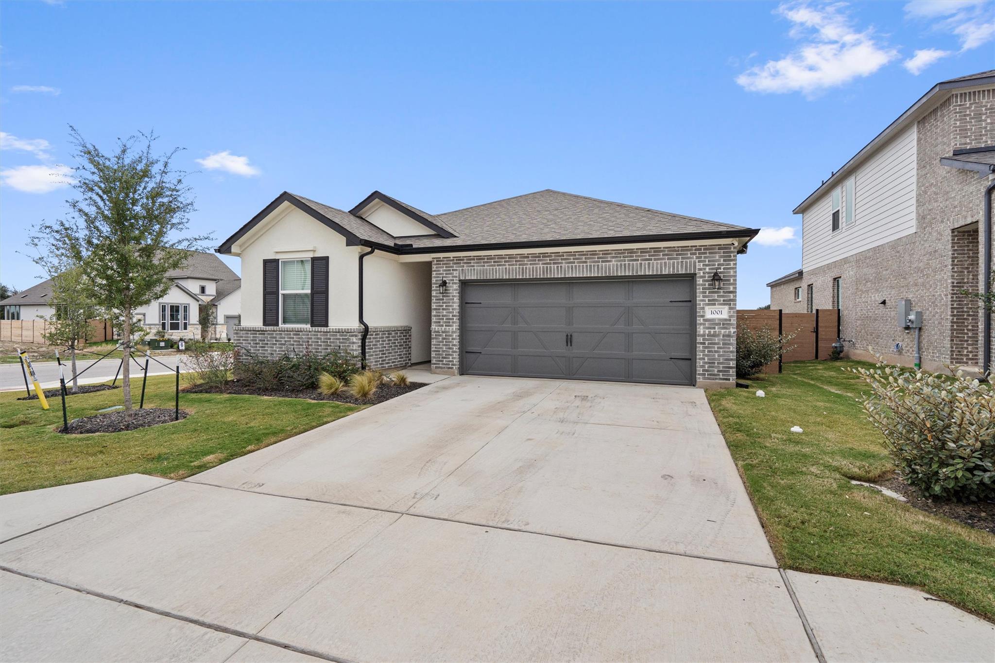 1001 Stonehill Dr, Georgetown, TX 78633