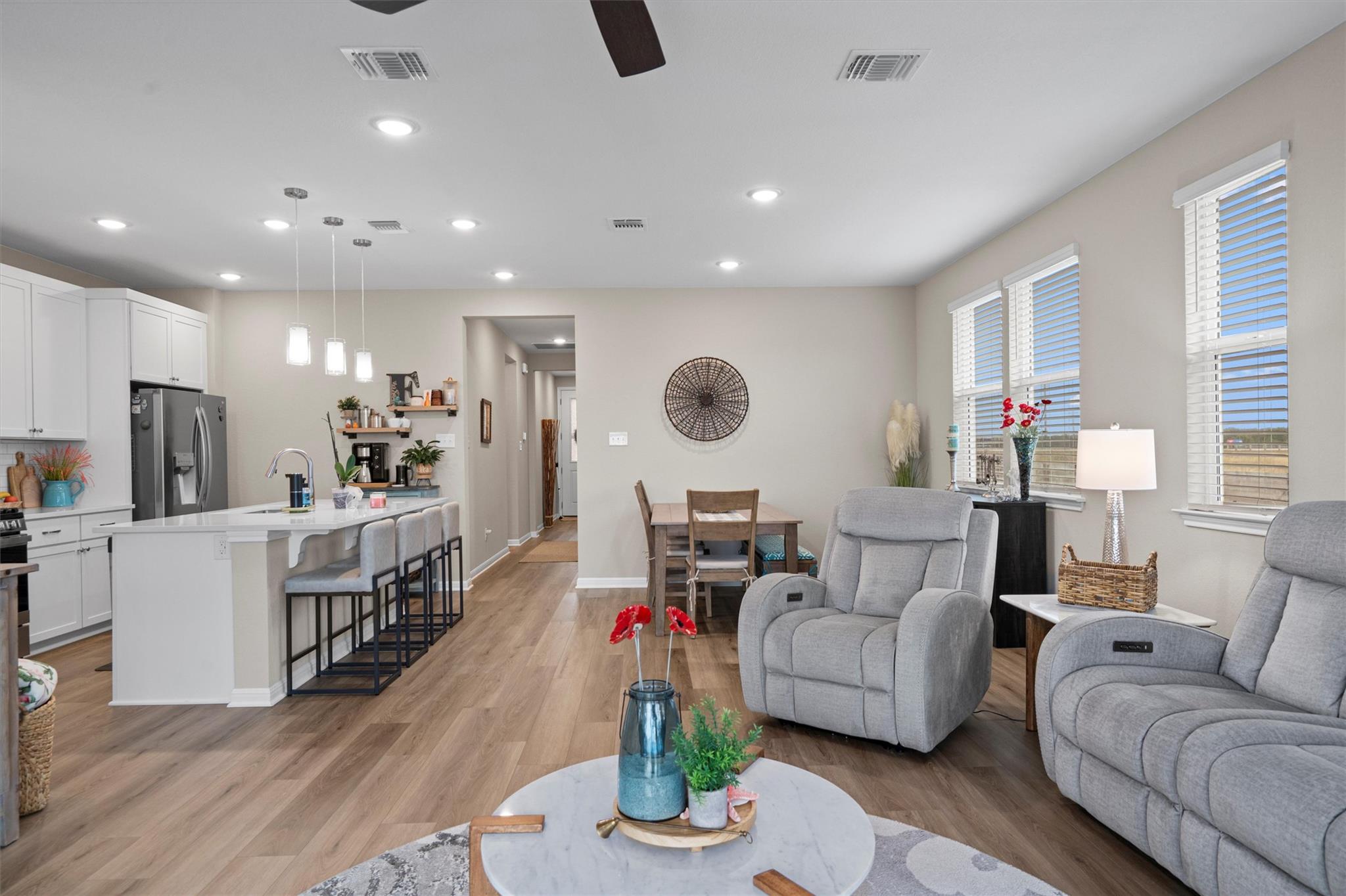 1001 Stonehill Dr, Georgetown, TX 78633