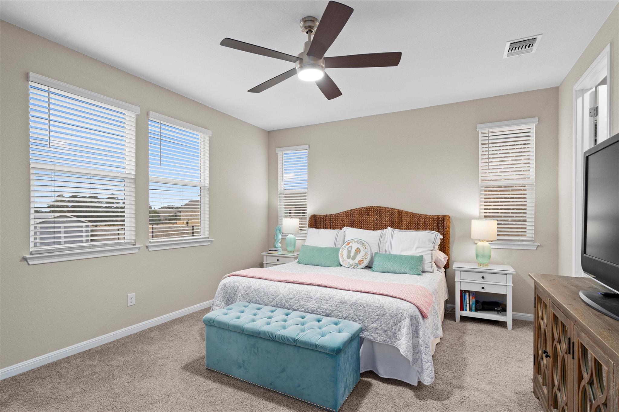 1001 Stonehill Dr, Georgetown, TX 78633