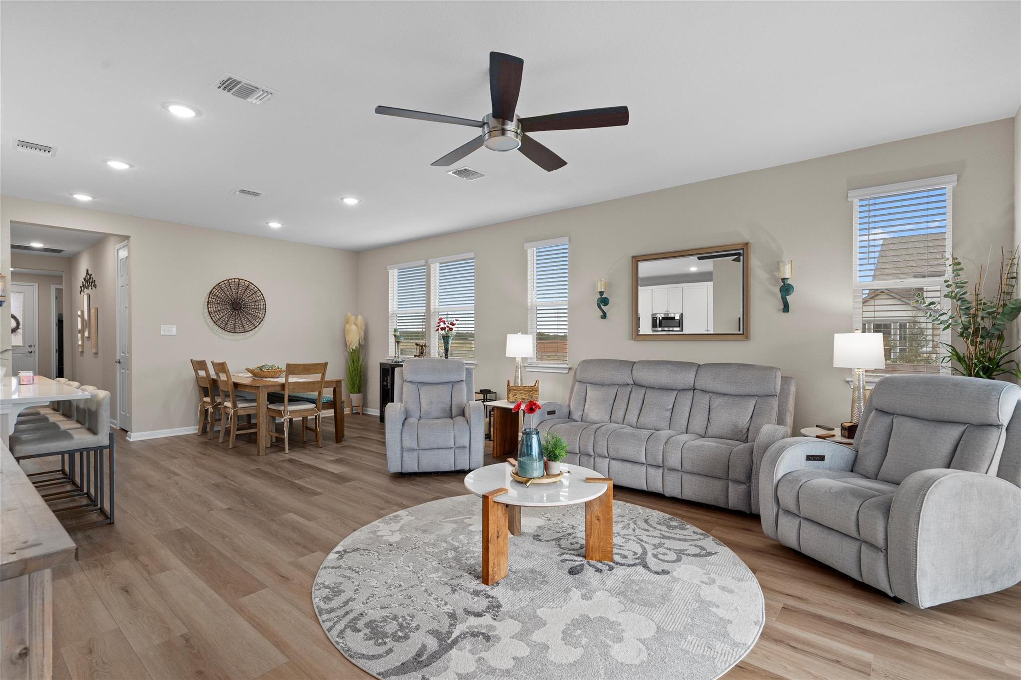 1001 Stonehill Dr, Georgetown, TX 78633