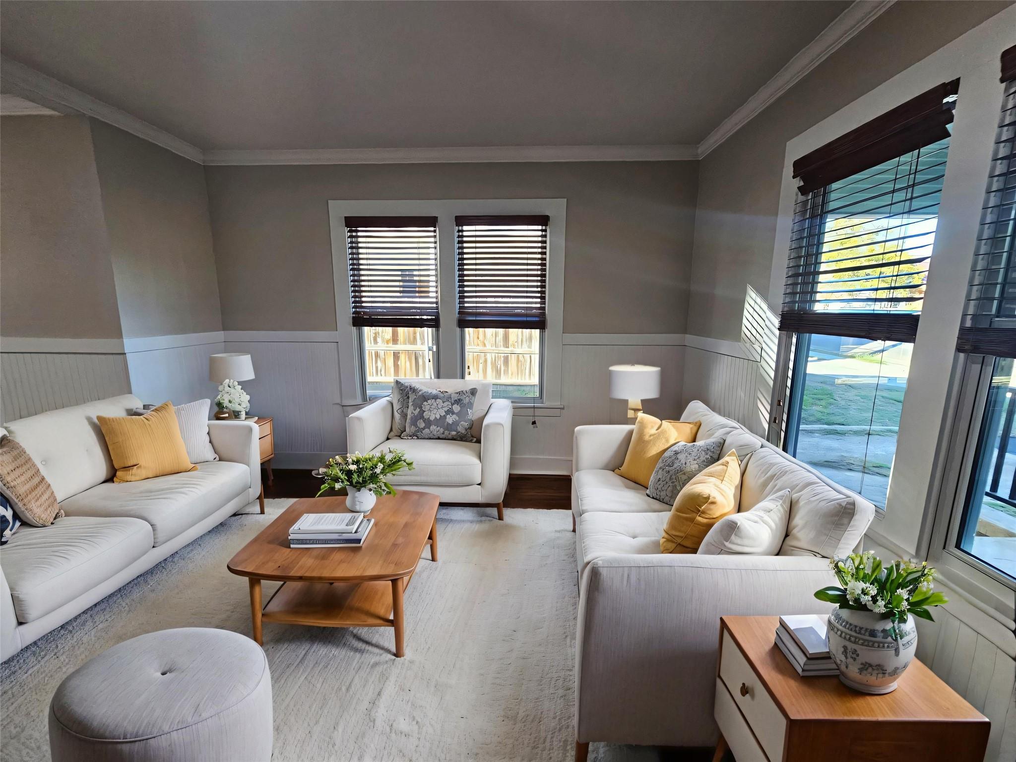 624 S Austin St, Seguin, TX 78155