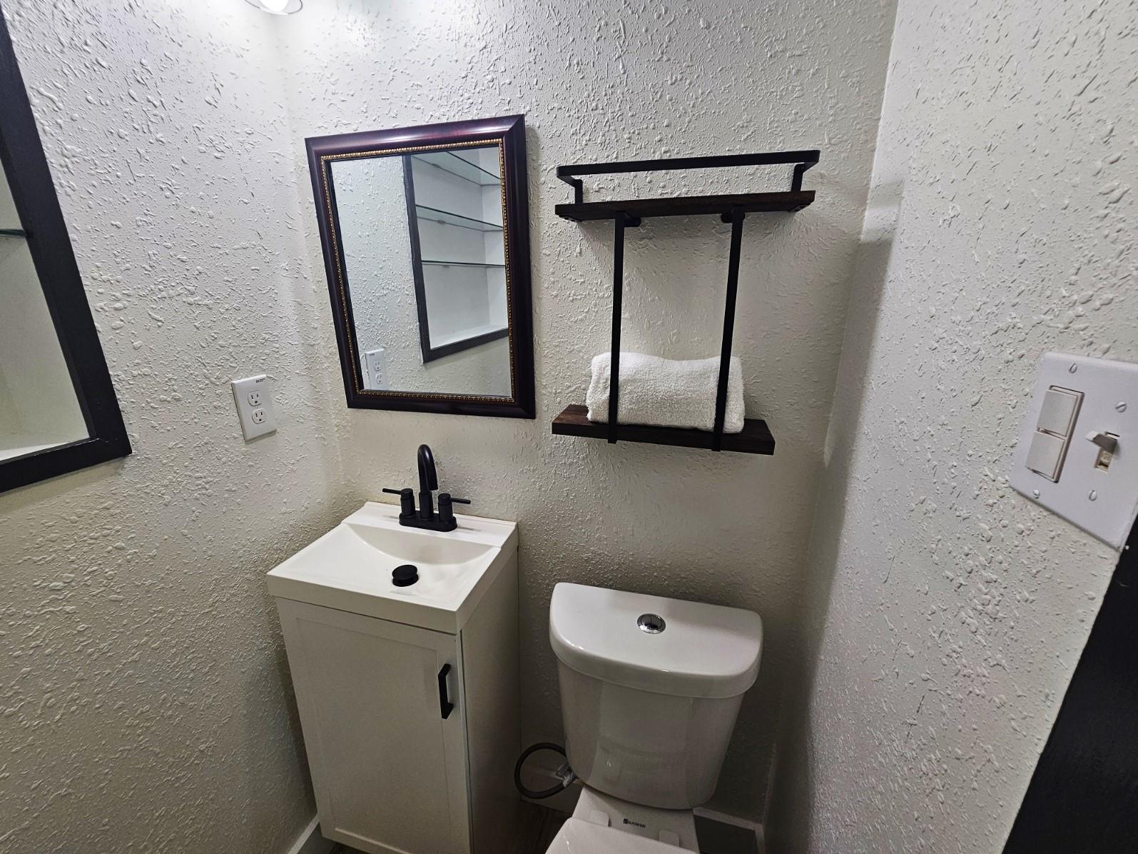 624 S Austin St, Seguin, TX 78155