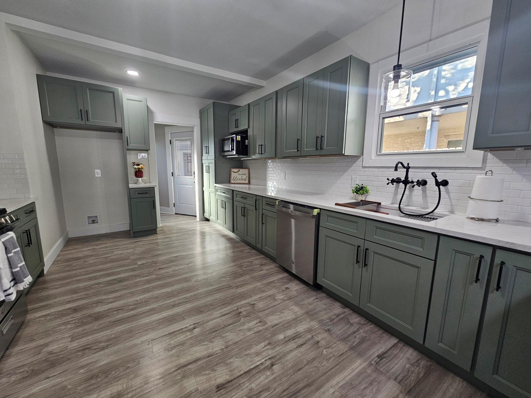 624 S Austin St, Seguin, TX 78155