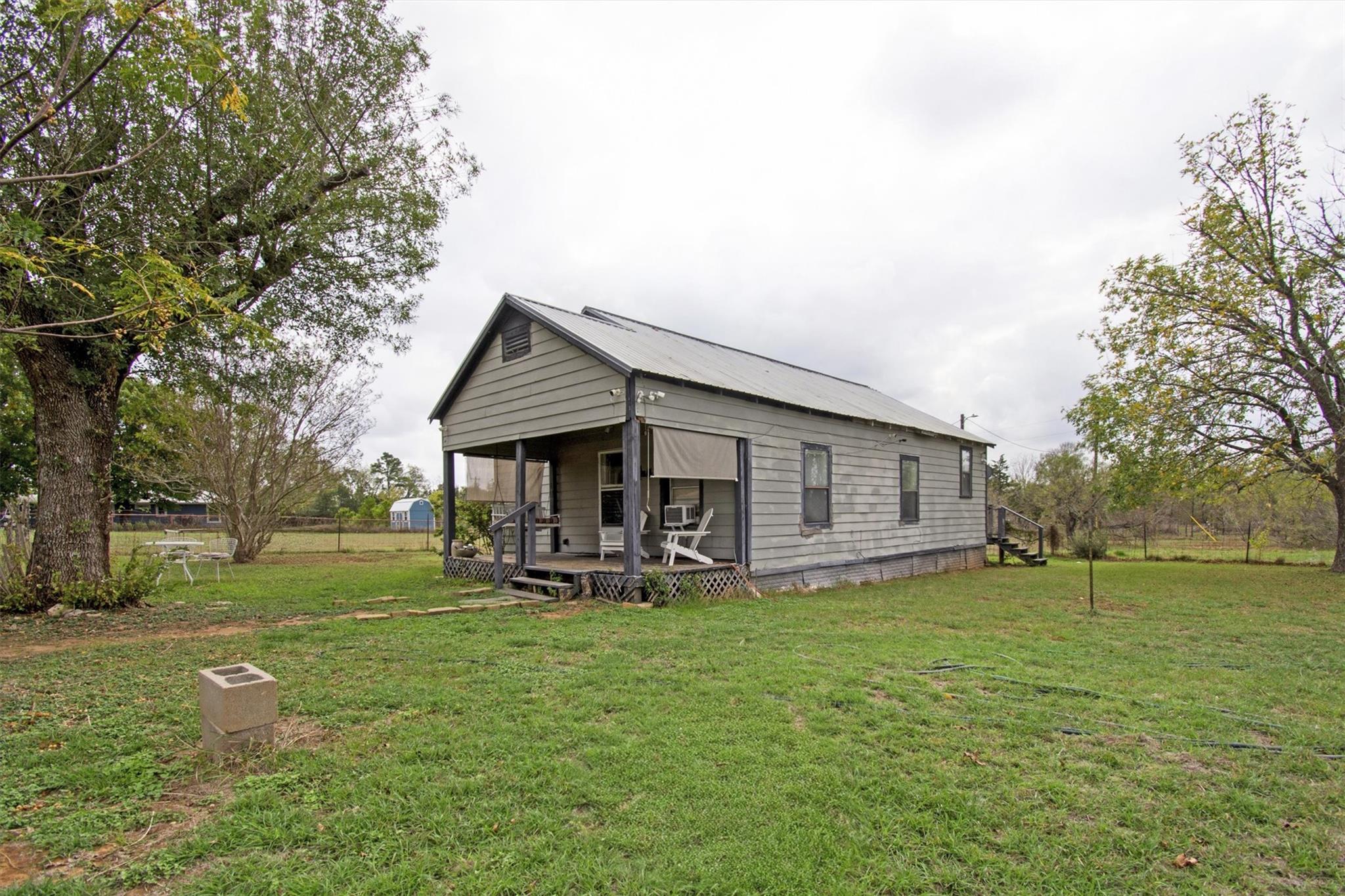 163 Lower Elgin Rd, Elgin, TX 78621