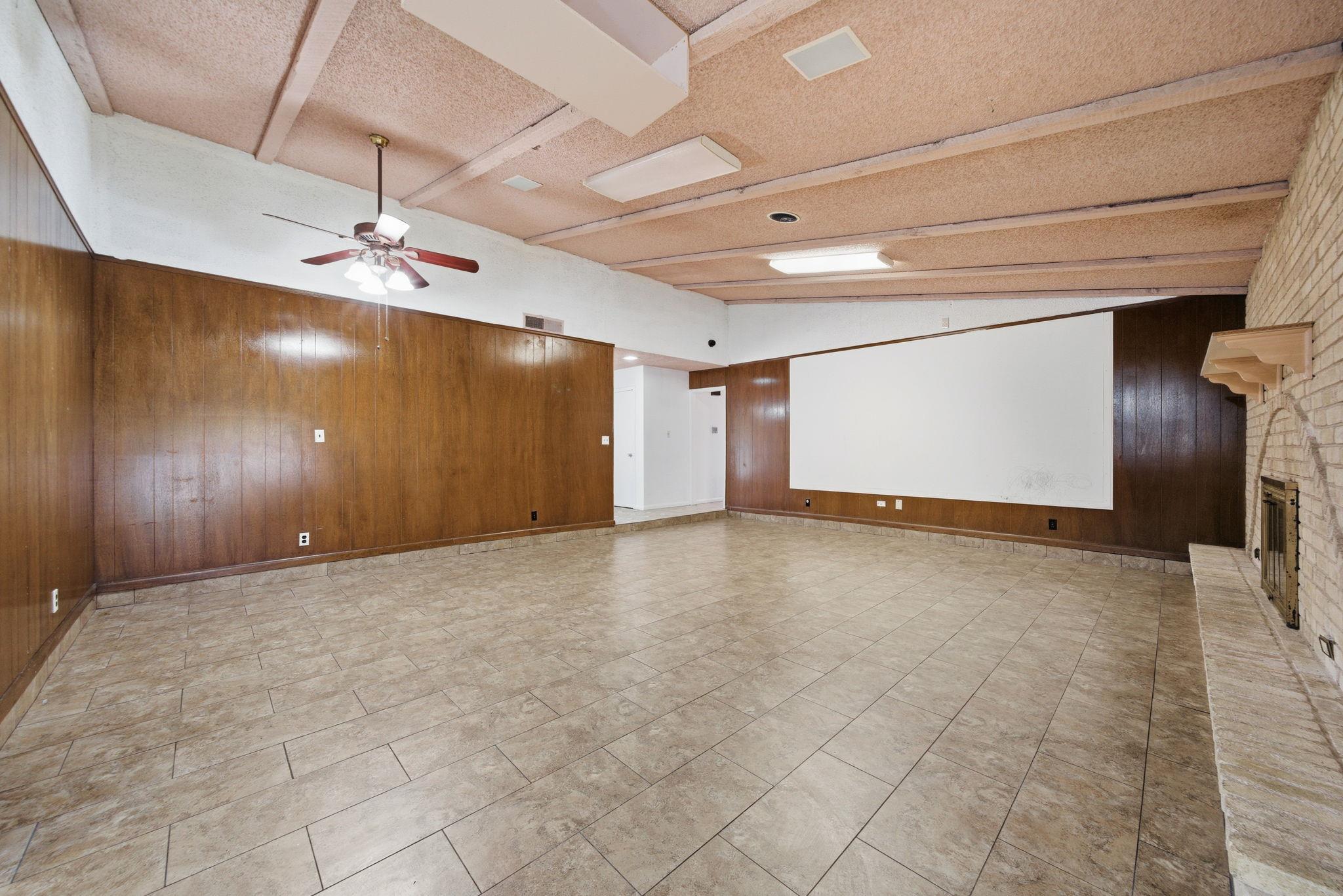 8900 Briardale Dr, Austin, TX 78758