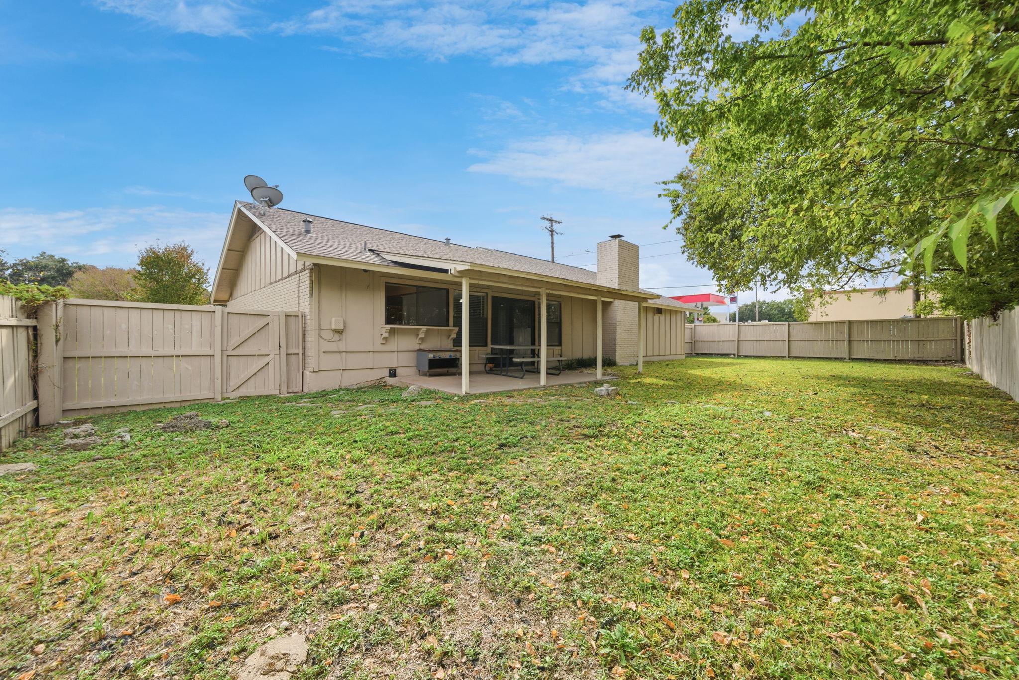 8900 Briardale Dr, Austin, TX 78758