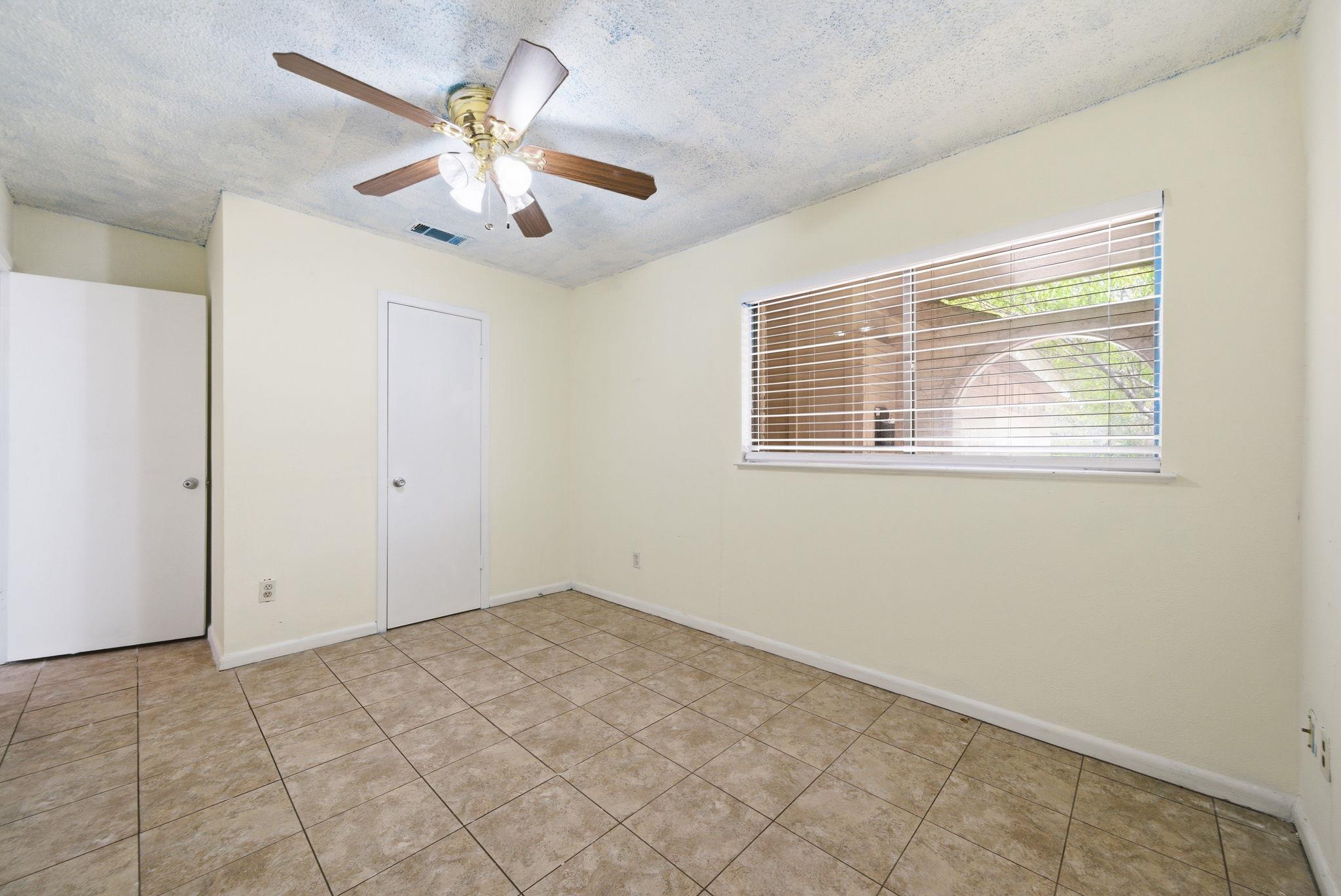 8900 Briardale Dr, Austin, TX 78758