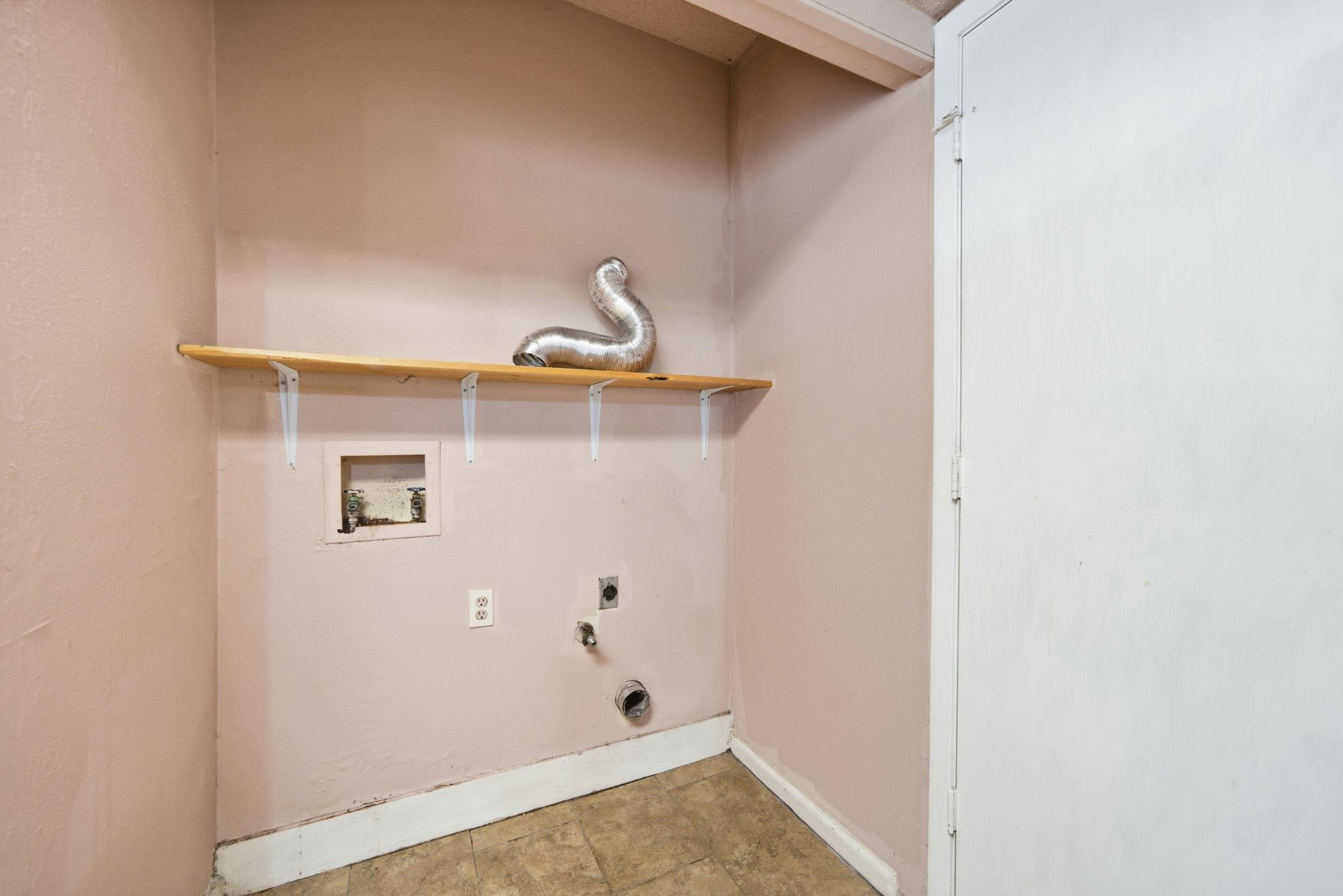 8900 Briardale Dr, Austin, TX 78758